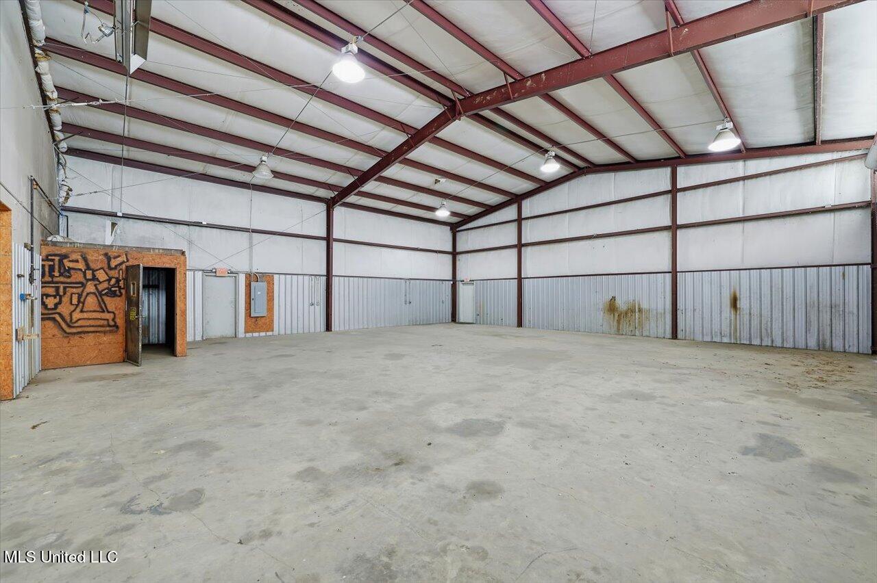 1488 Industrial Drive Property Photo 29
