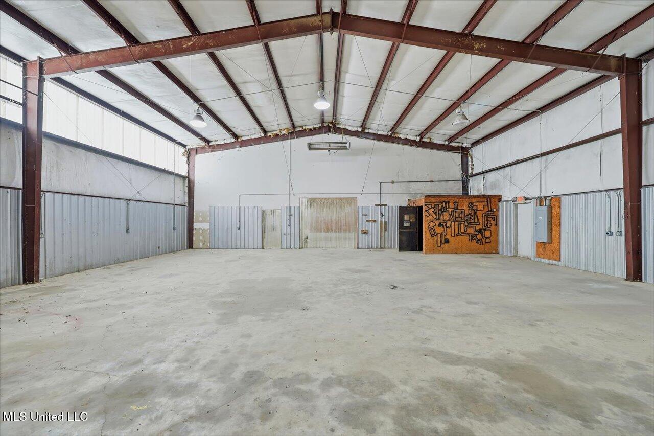 1488 Industrial Drive Property Photo 31