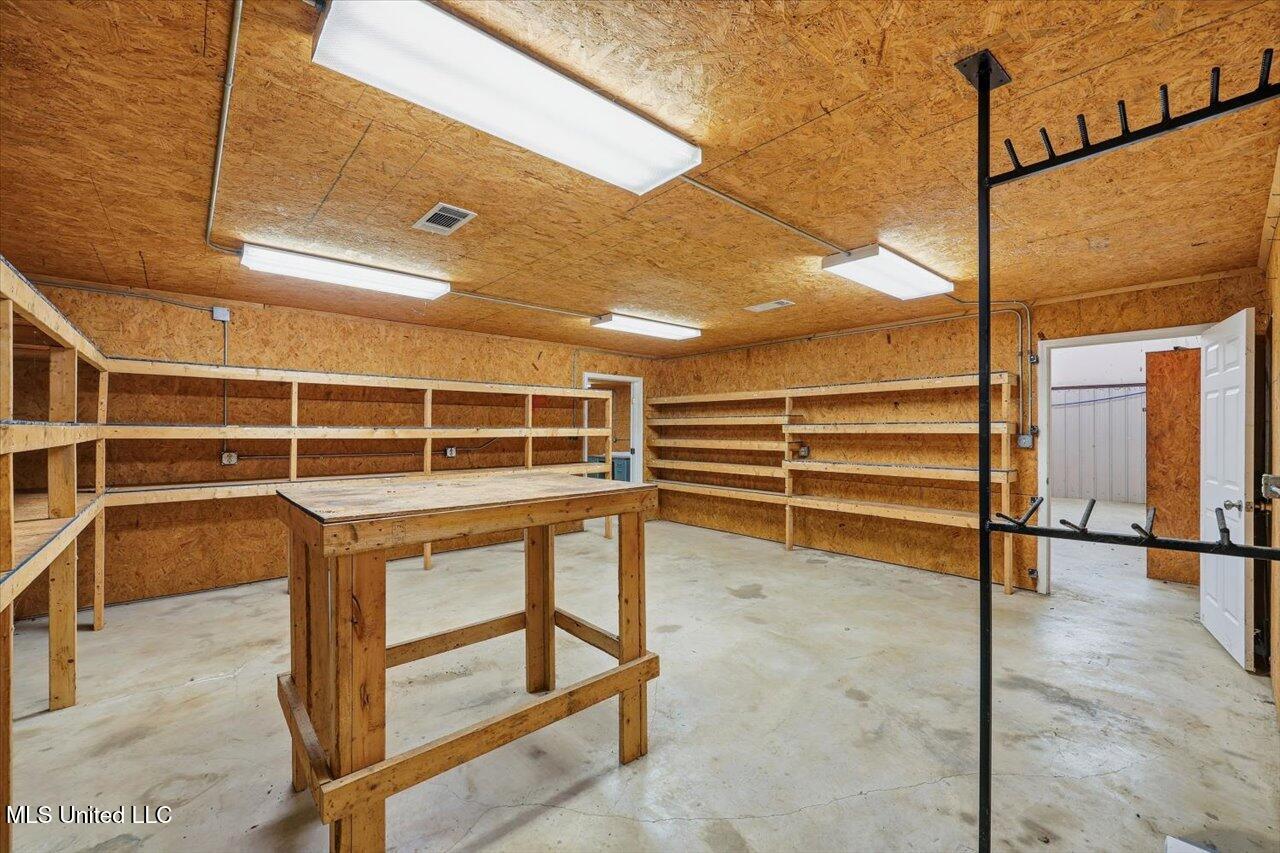 1488 Industrial Drive Property Photo 43