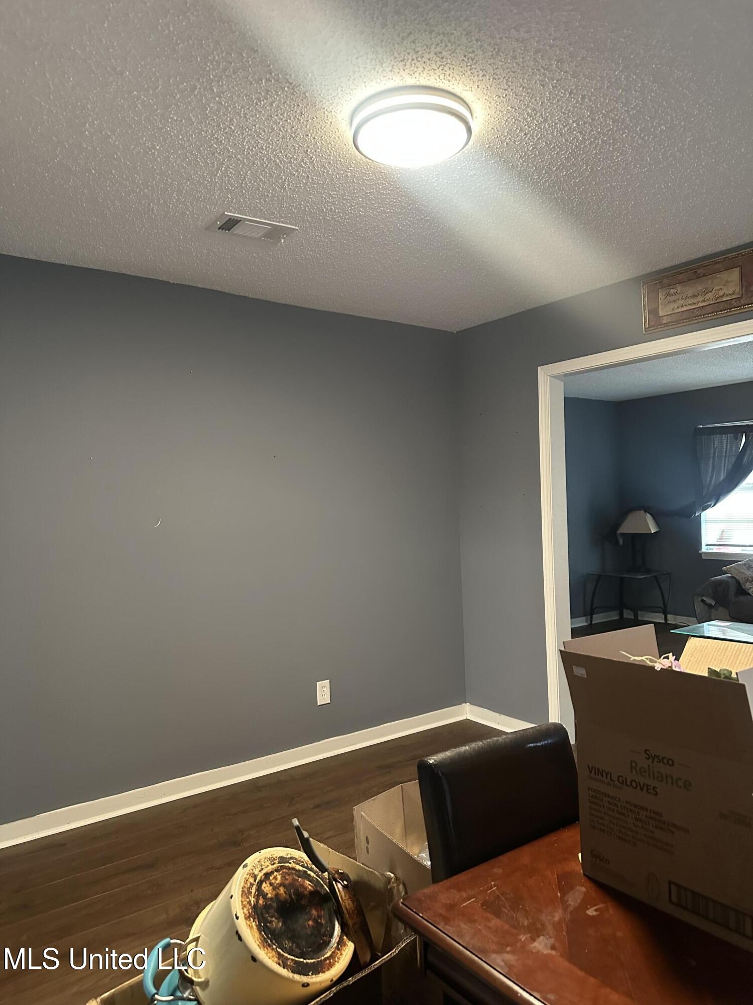 1156 Garden Park Drive Property Photo 9