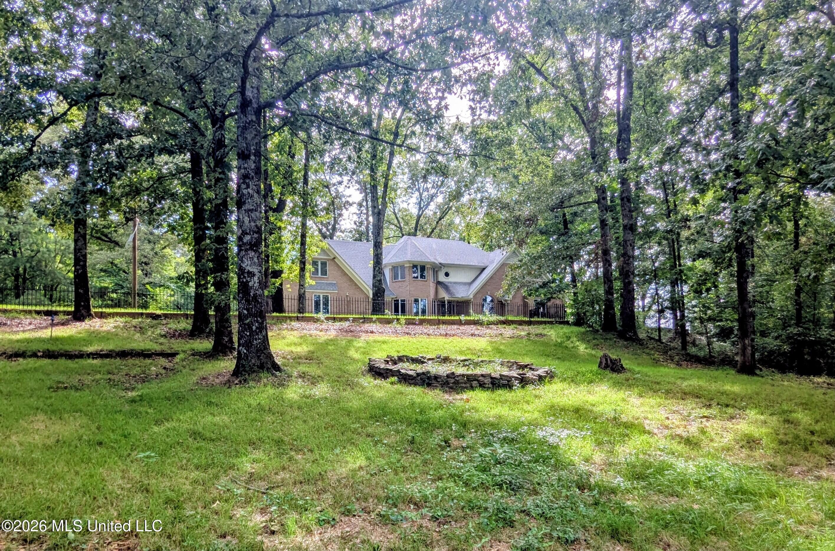 237 S Highway 51 Property Photo 1