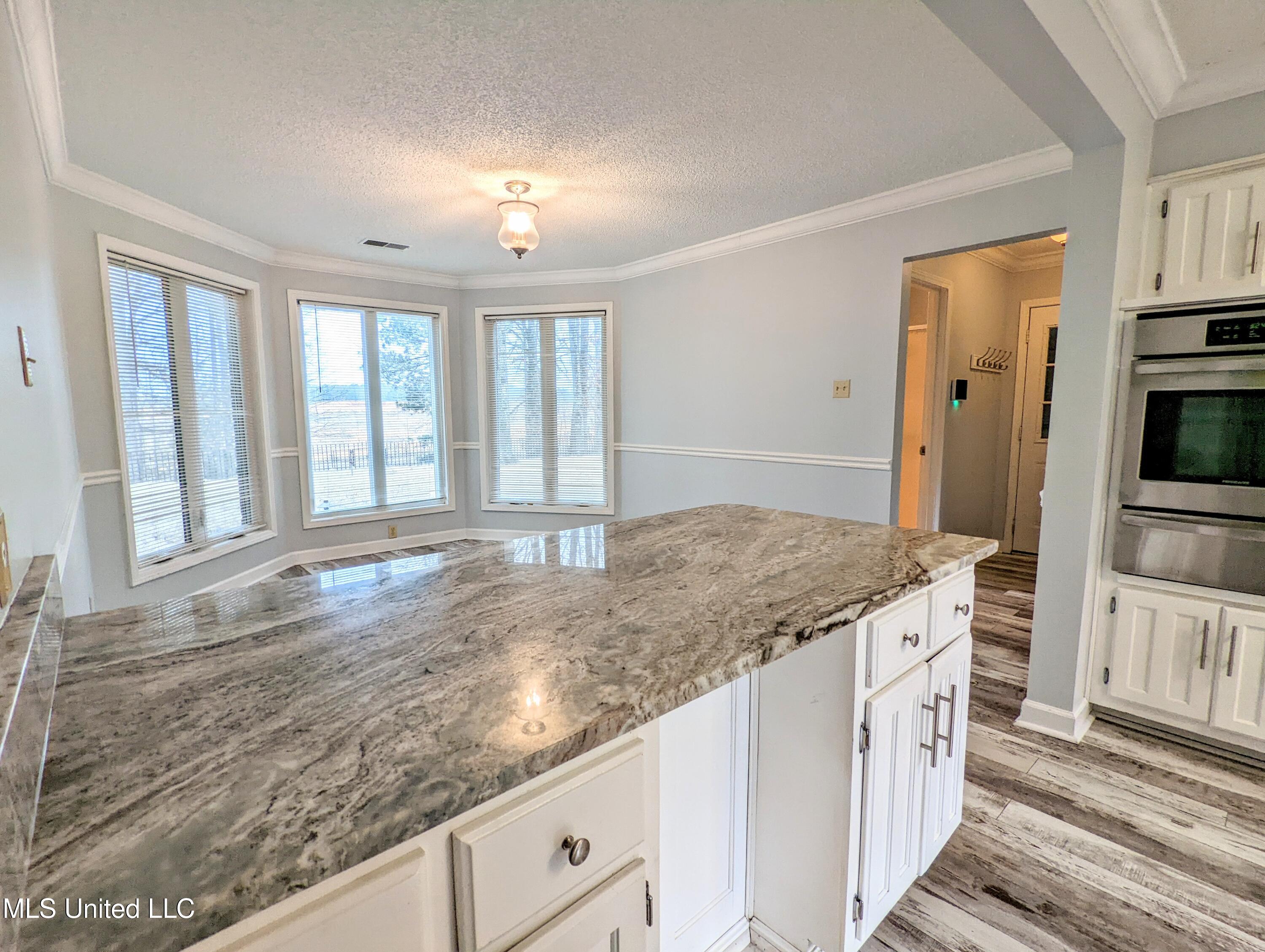237 S Highway 51 Property Photo 10