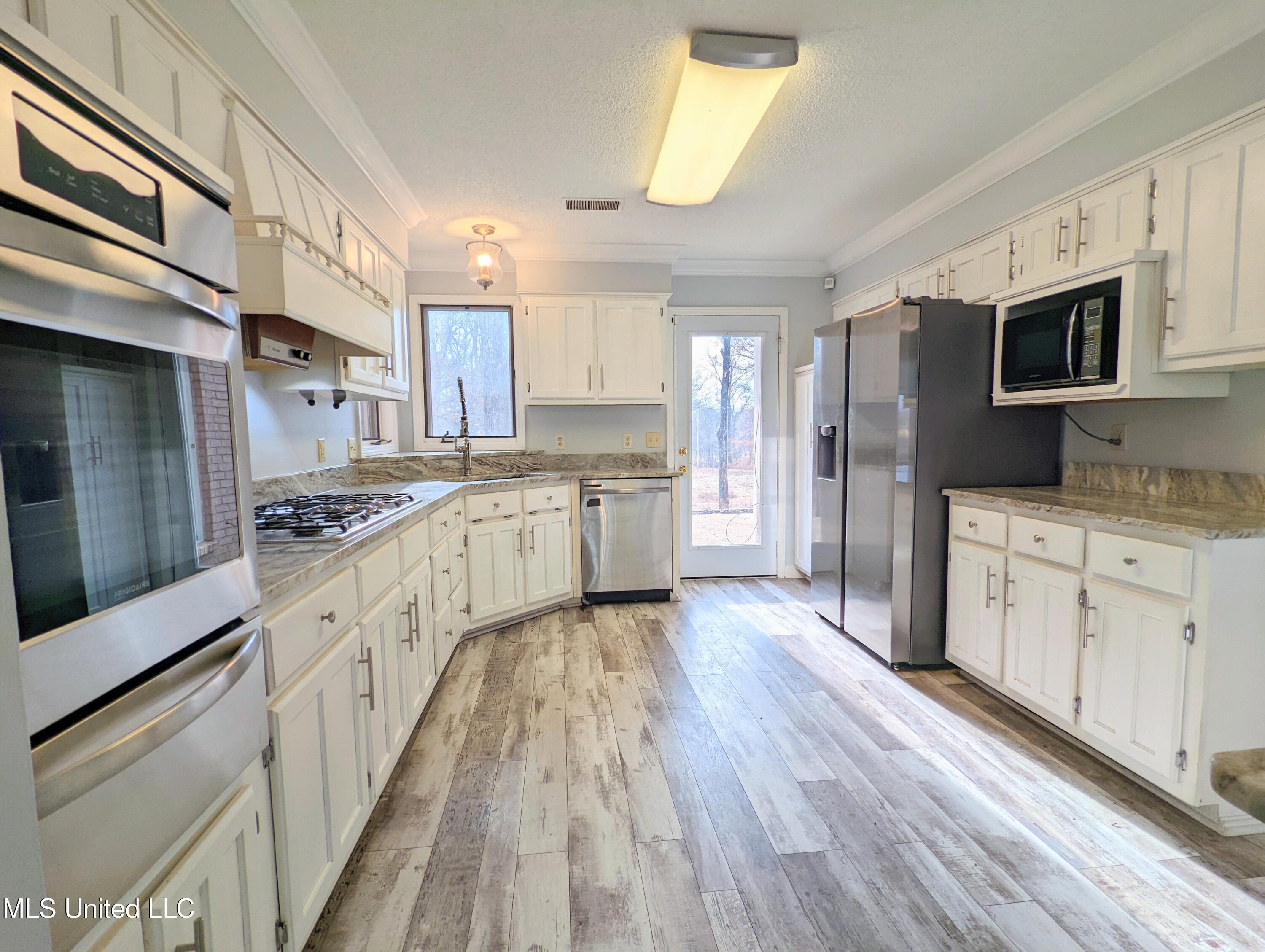 237 S Highway 51 Property Photo 12