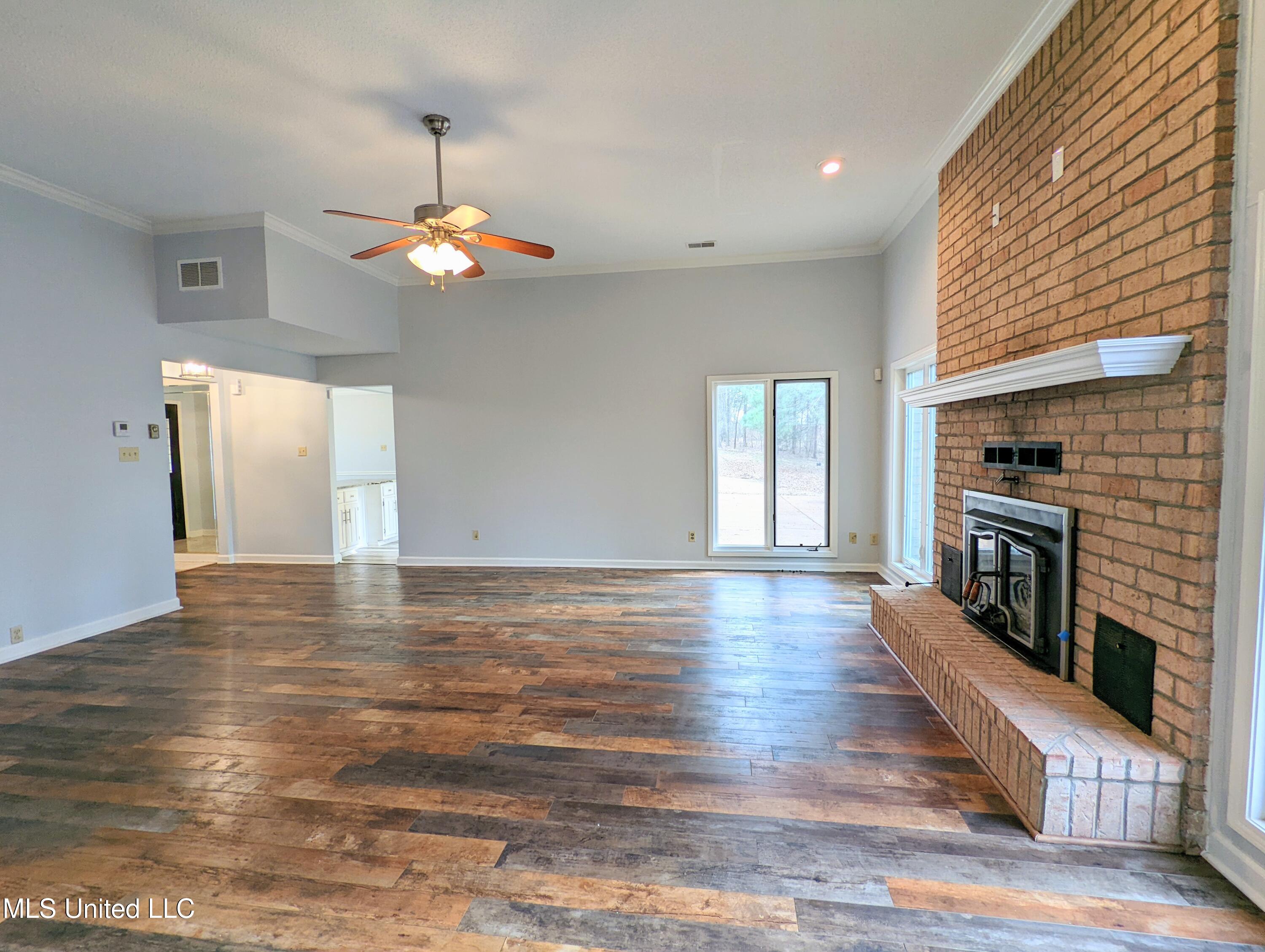 237 S Highway 51 Property Photo 17