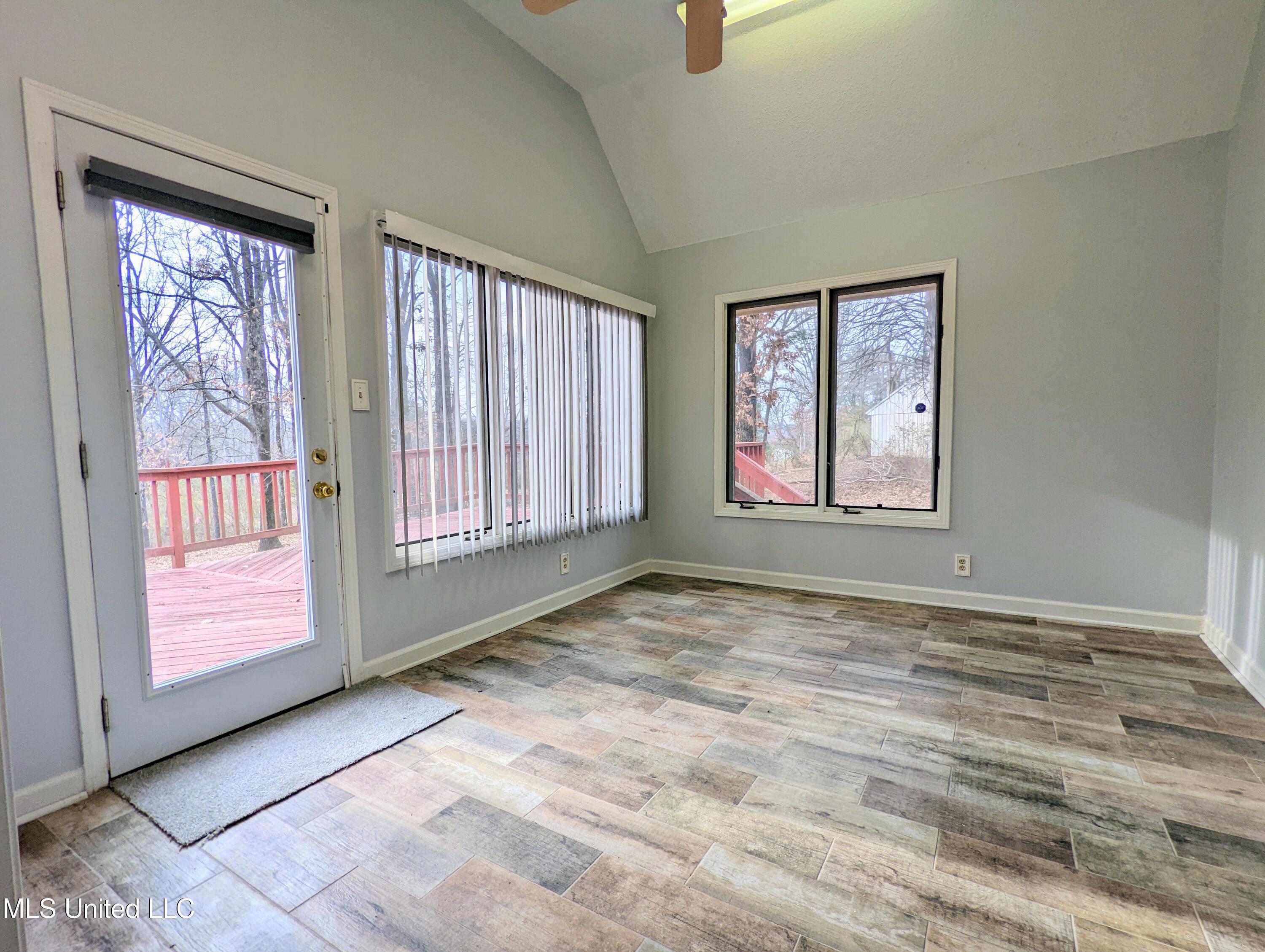237 S Highway 51 Property Photo 19