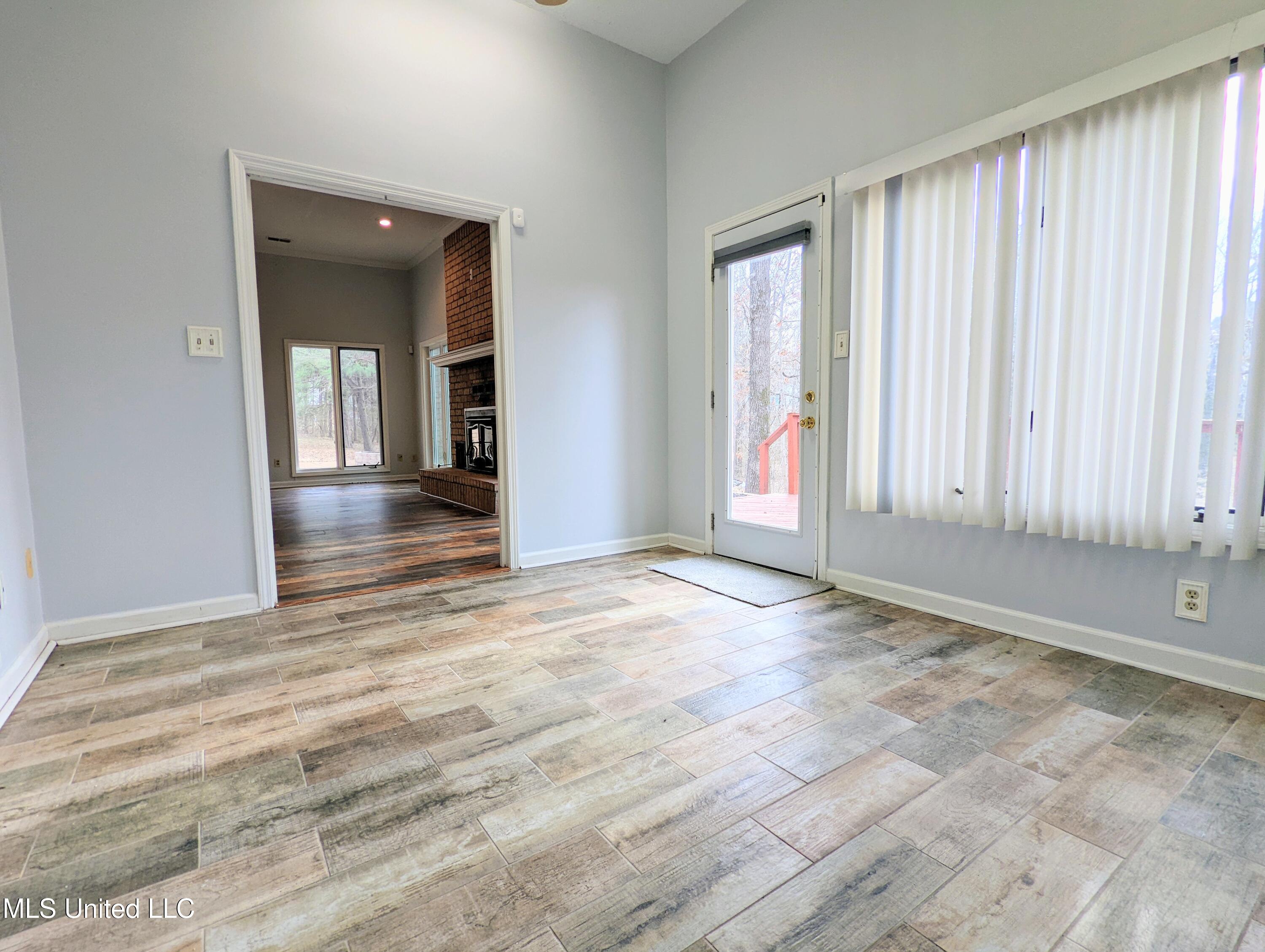 237 S Highway 51 Property Photo 20
