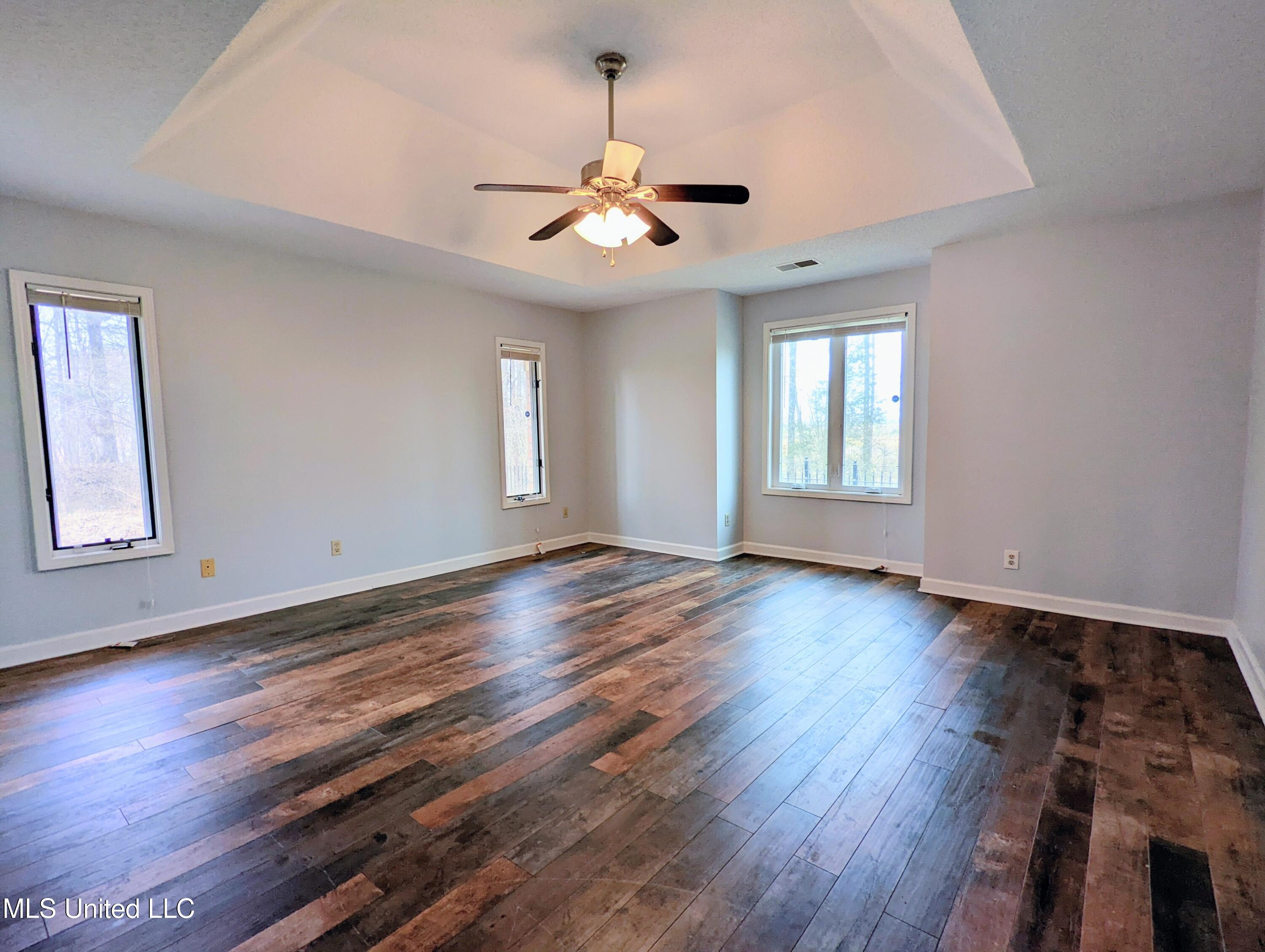 237 S Highway 51 Property Photo 21