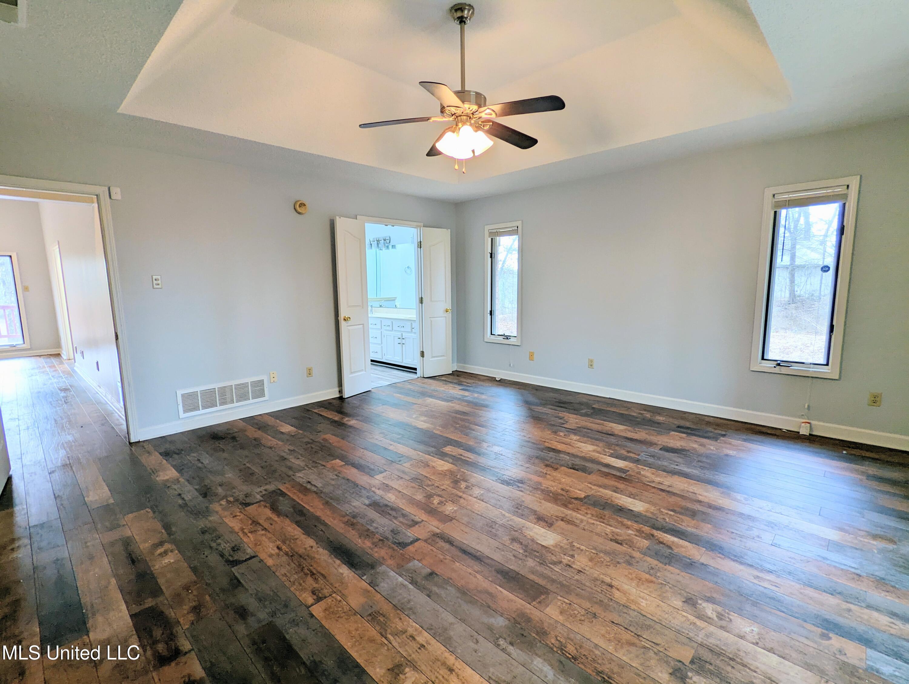 237 S Highway 51 Property Photo 22