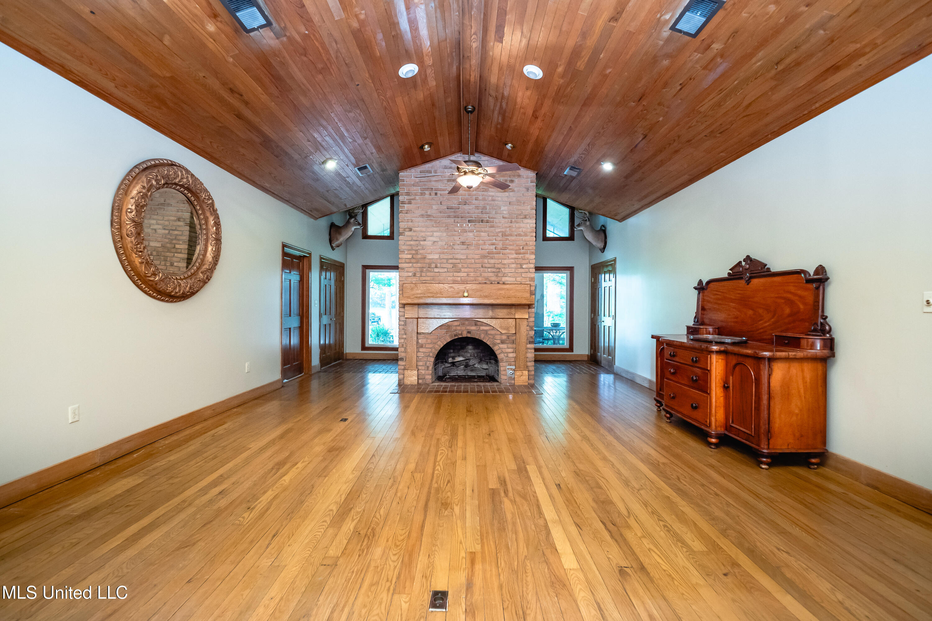 6147 Wirtz Road Property Photo 5