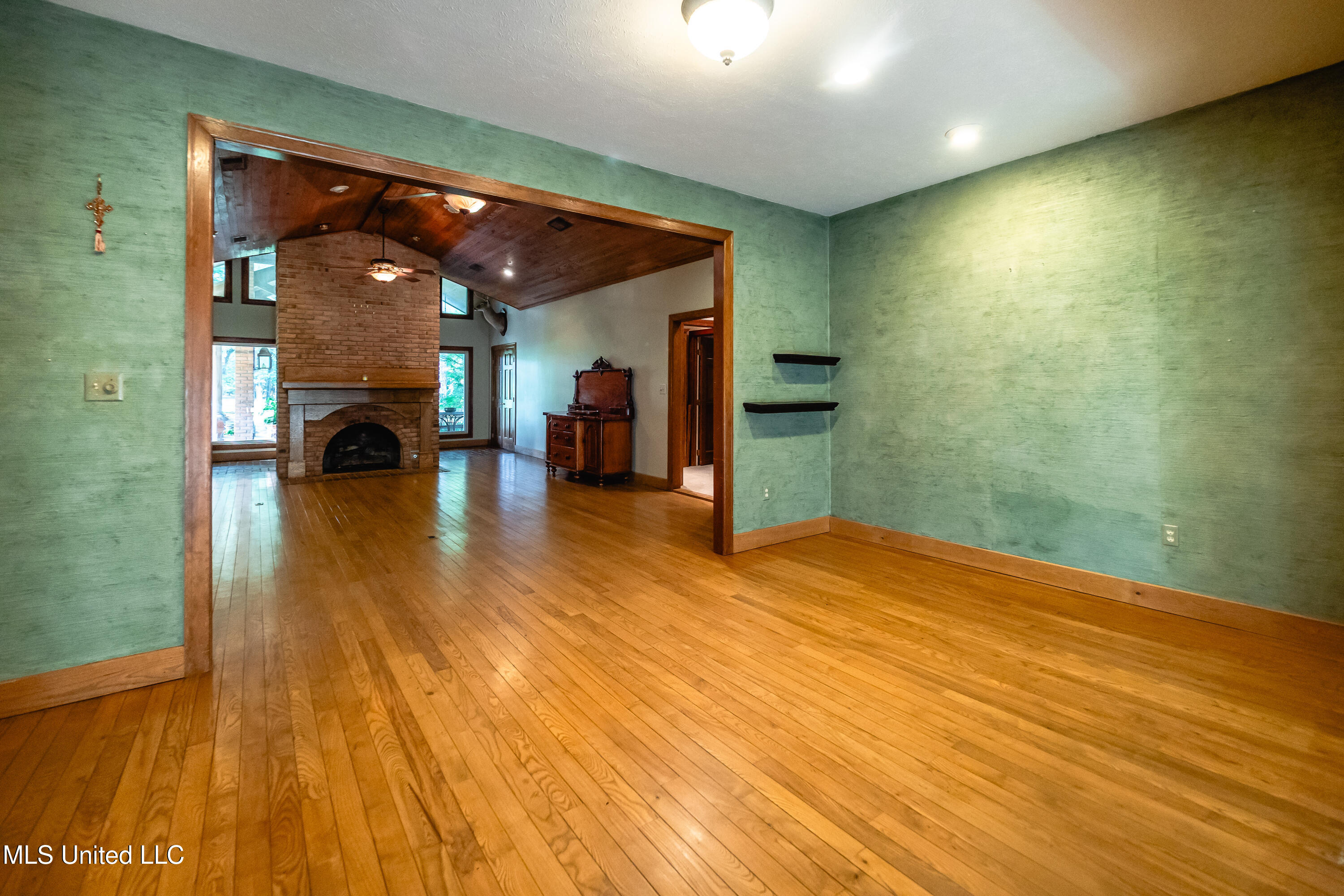 6147 Wirtz Road Property Photo 7