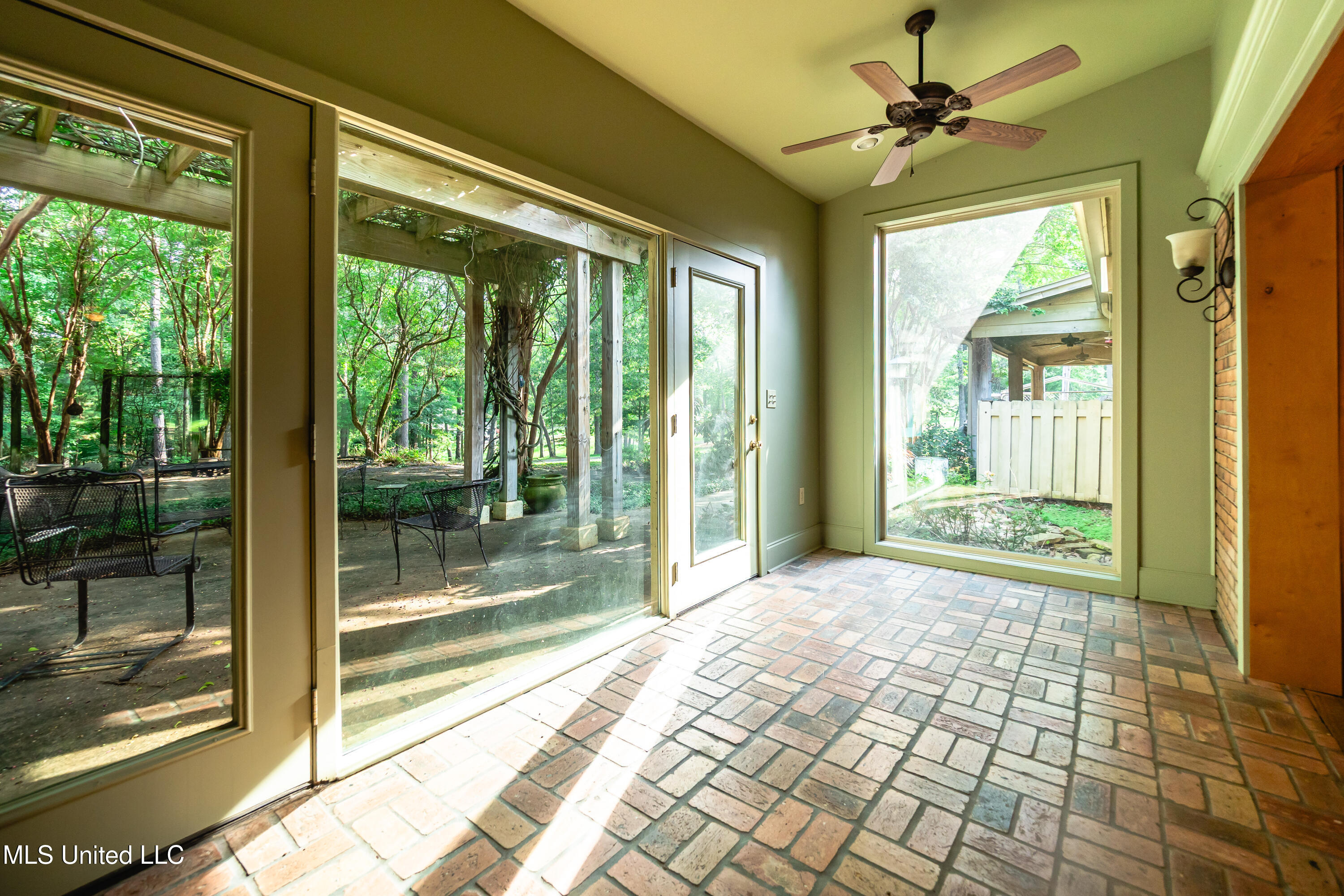 6147 Wirtz Road Property Photo 8