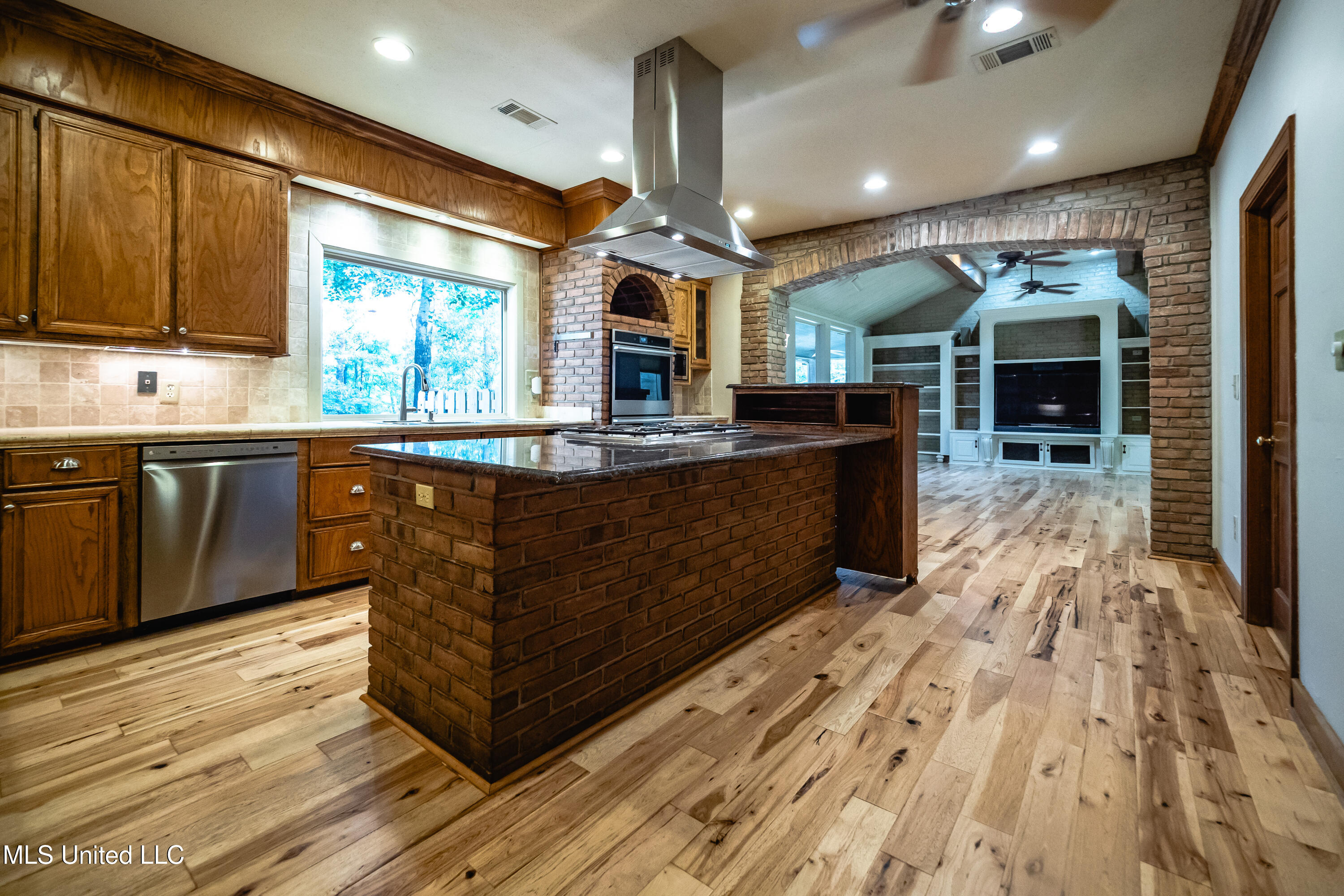 6147 Wirtz Road Property Photo 9