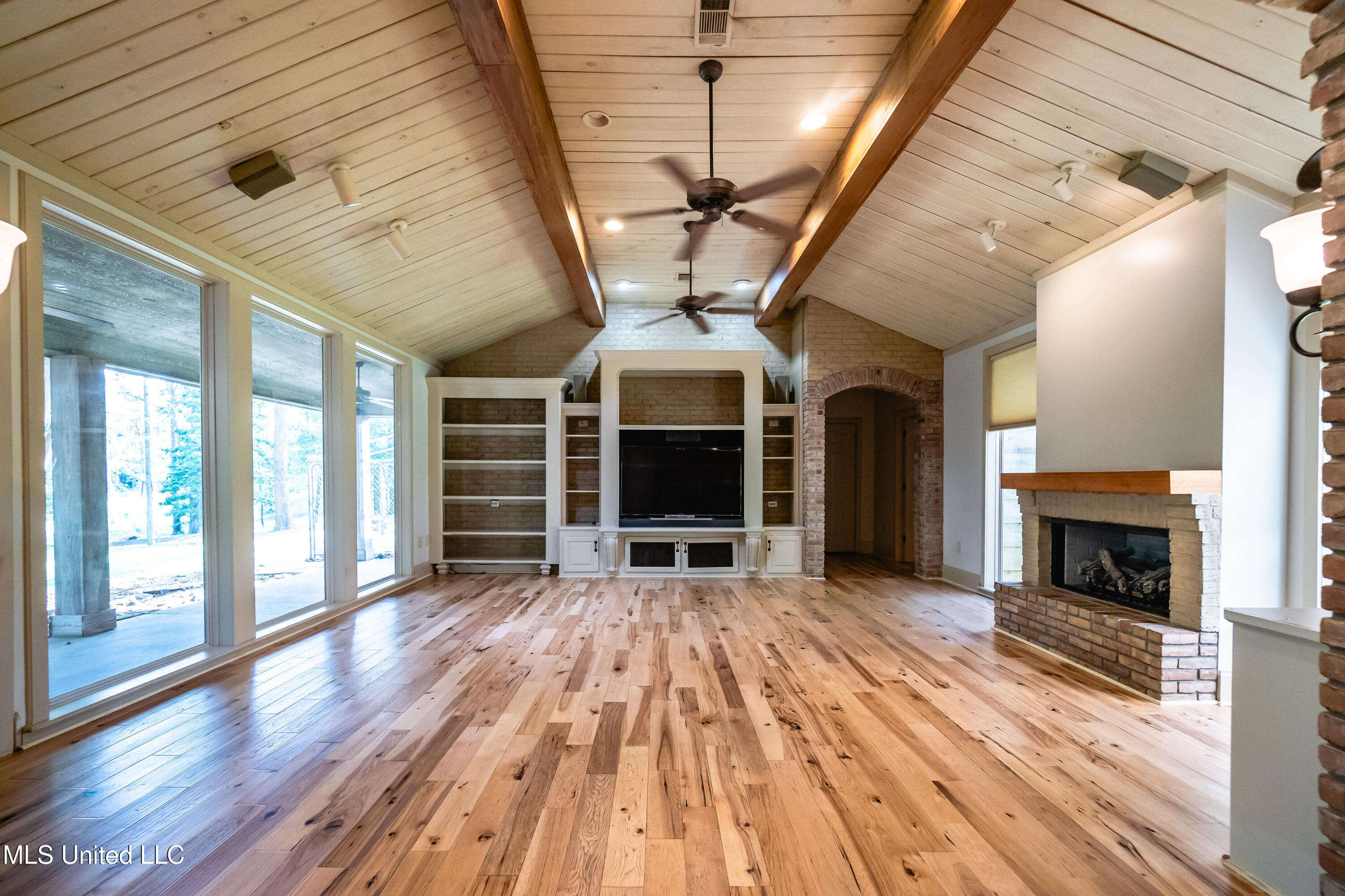 6147 Wirtz Road Property Photo 13