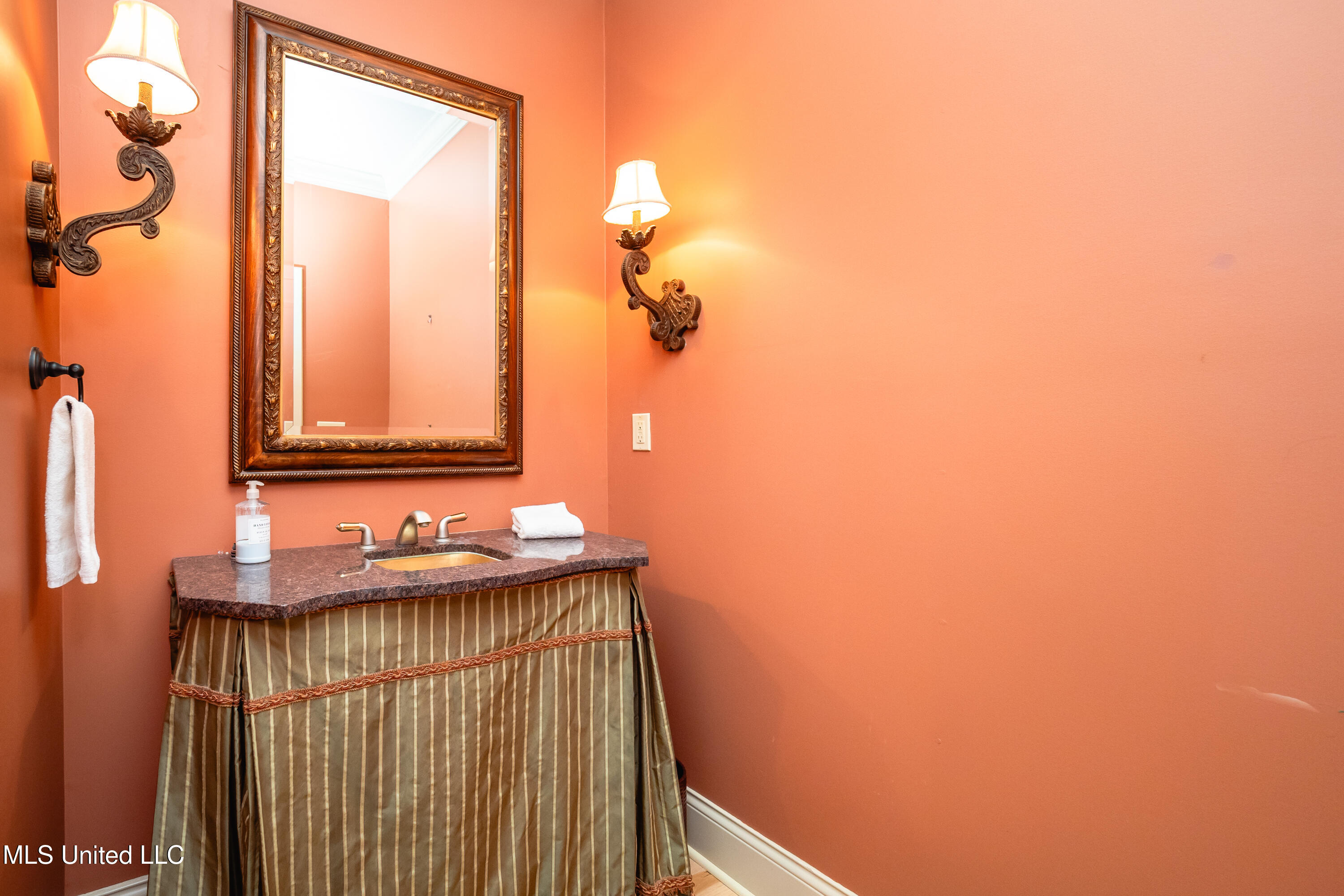6147 Wirtz Road Property Photo 17