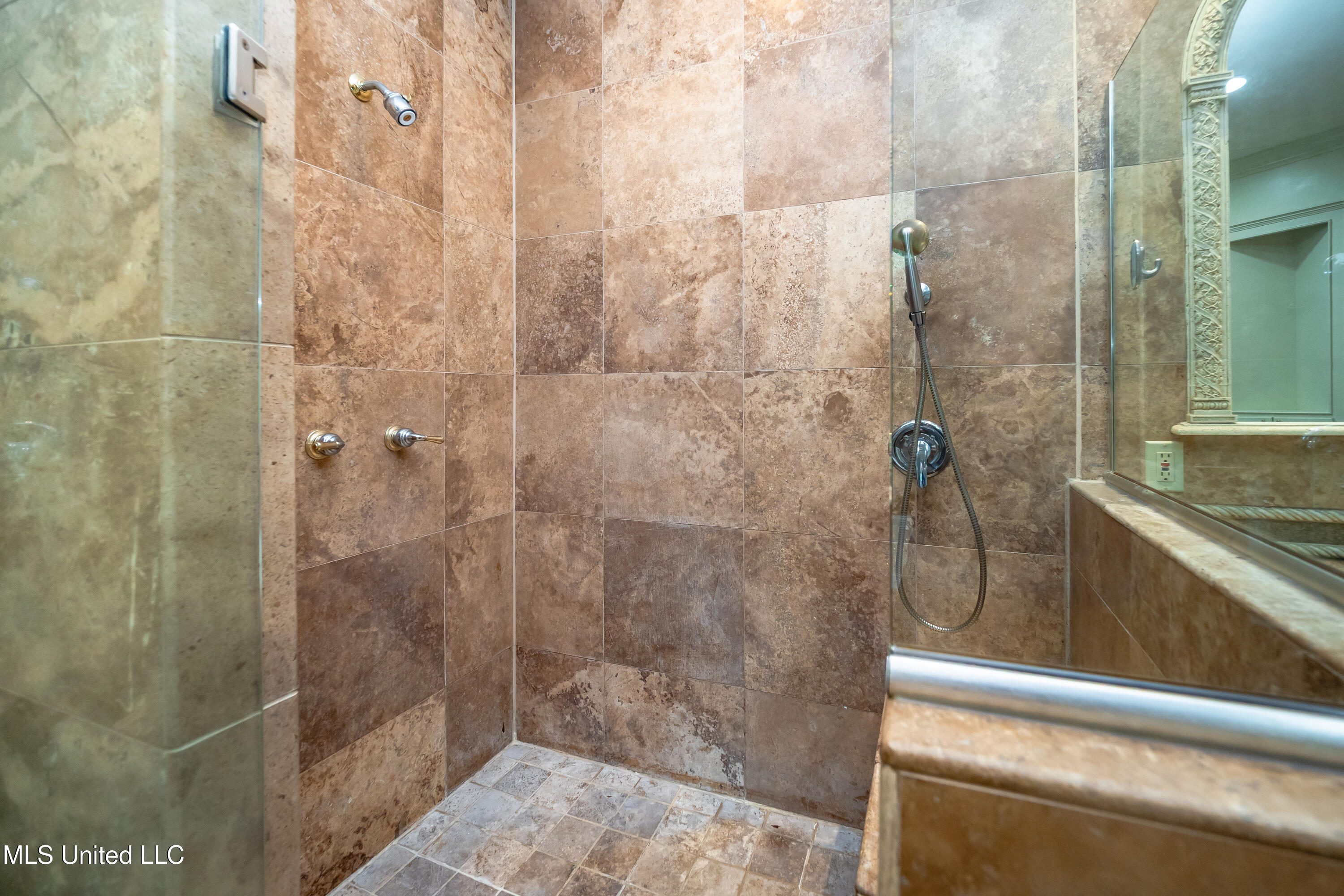 6147 Wirtz Road Property Photo 22