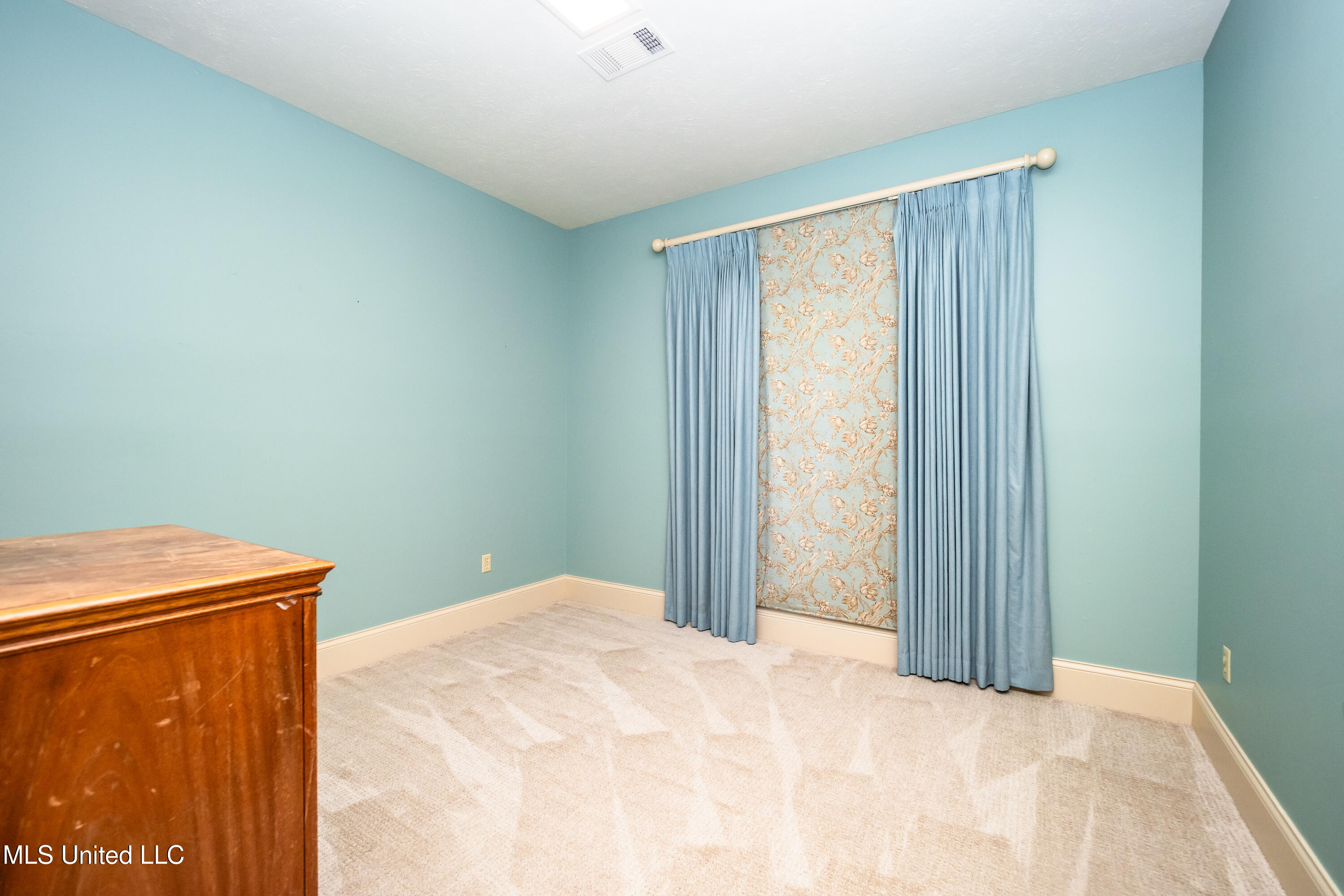 6147 Wirtz Road Property Photo 32