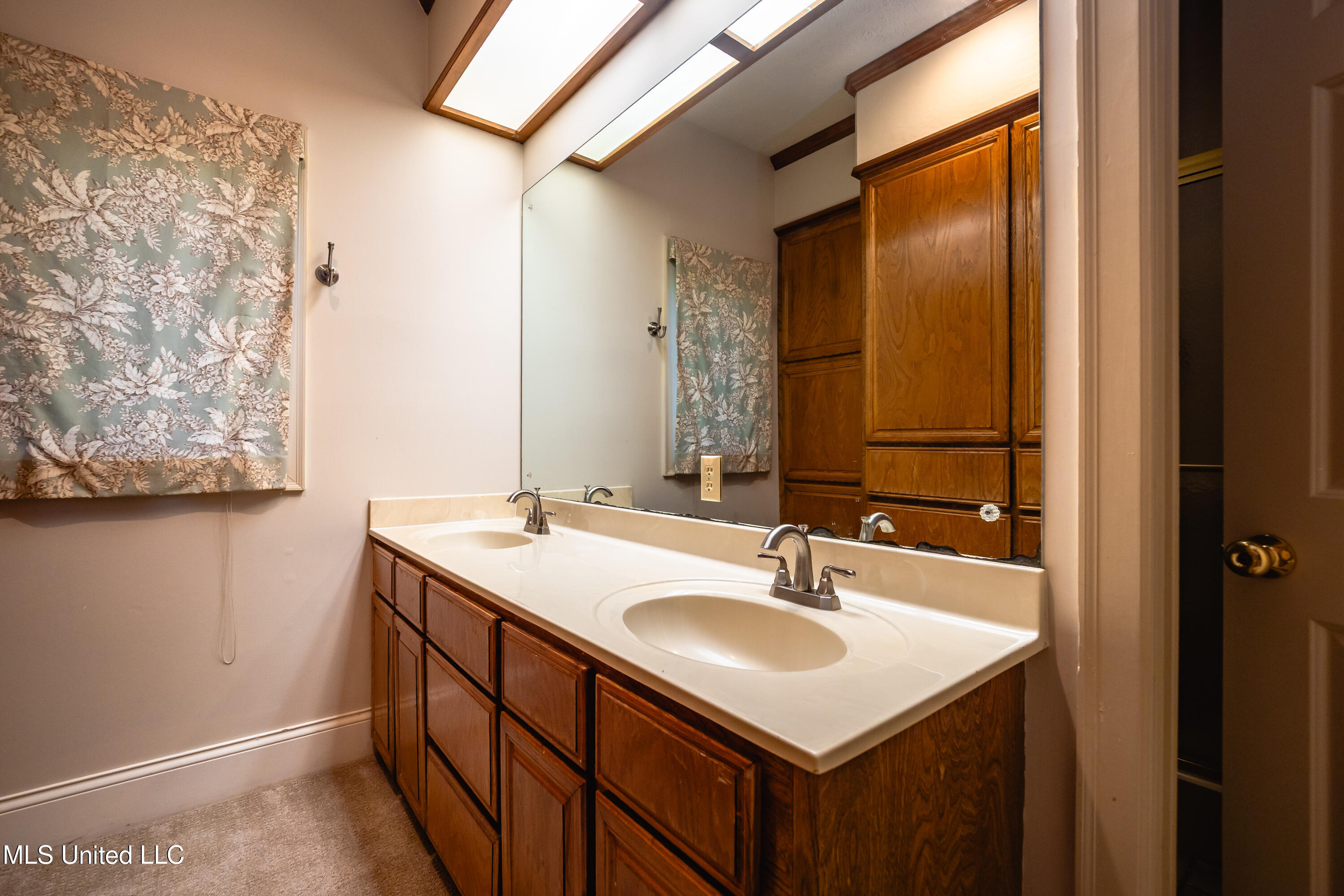 6147 Wirtz Road Property Photo 34