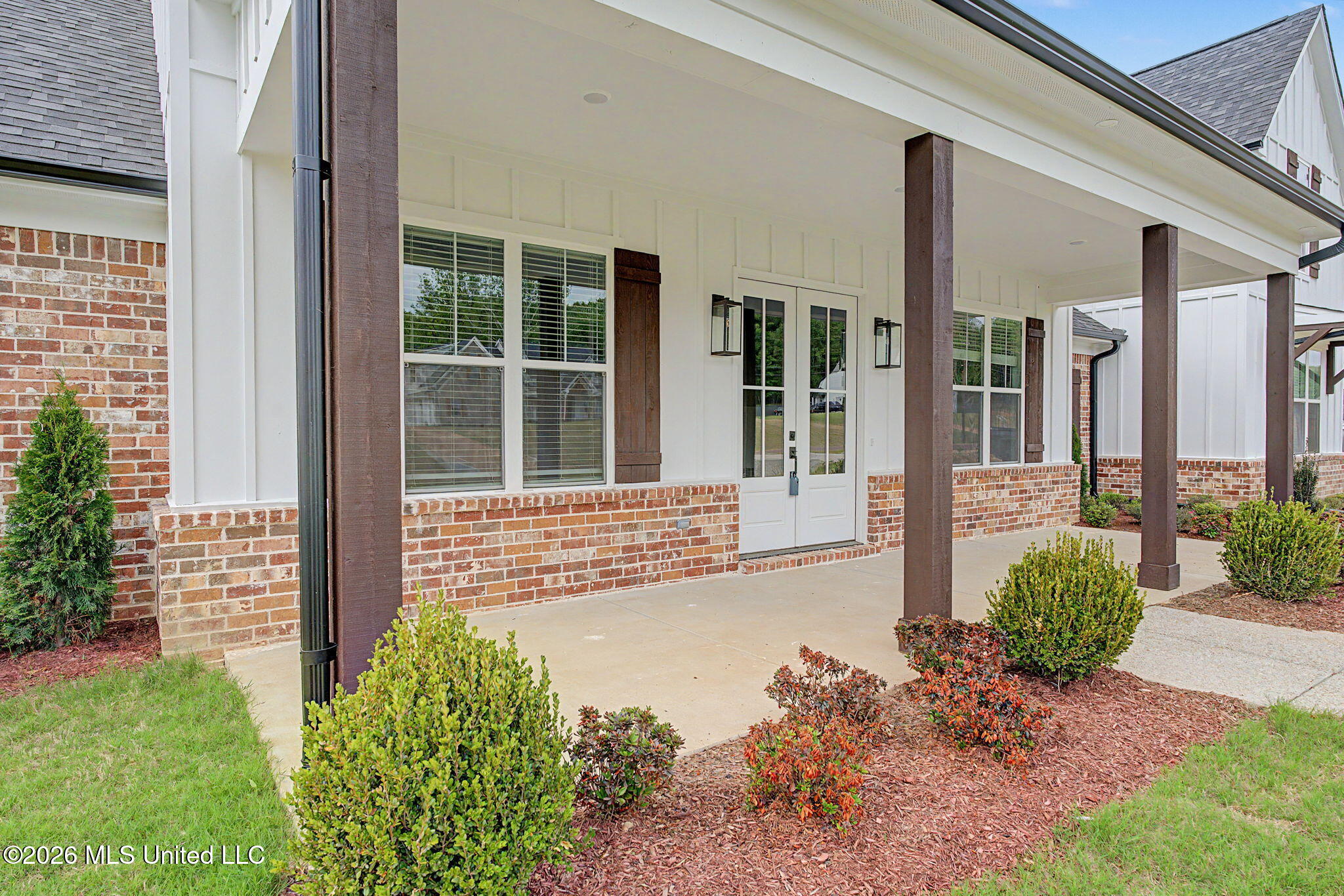 2401 Lauren Way Property Photo 4