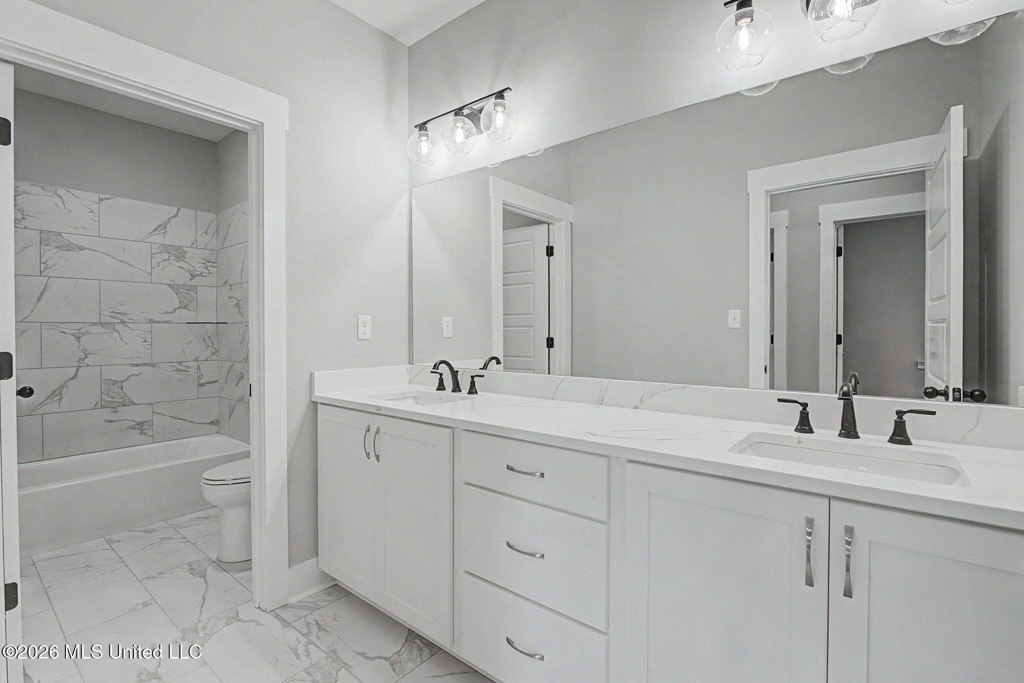 2401 Lauren Way Property Photo 23