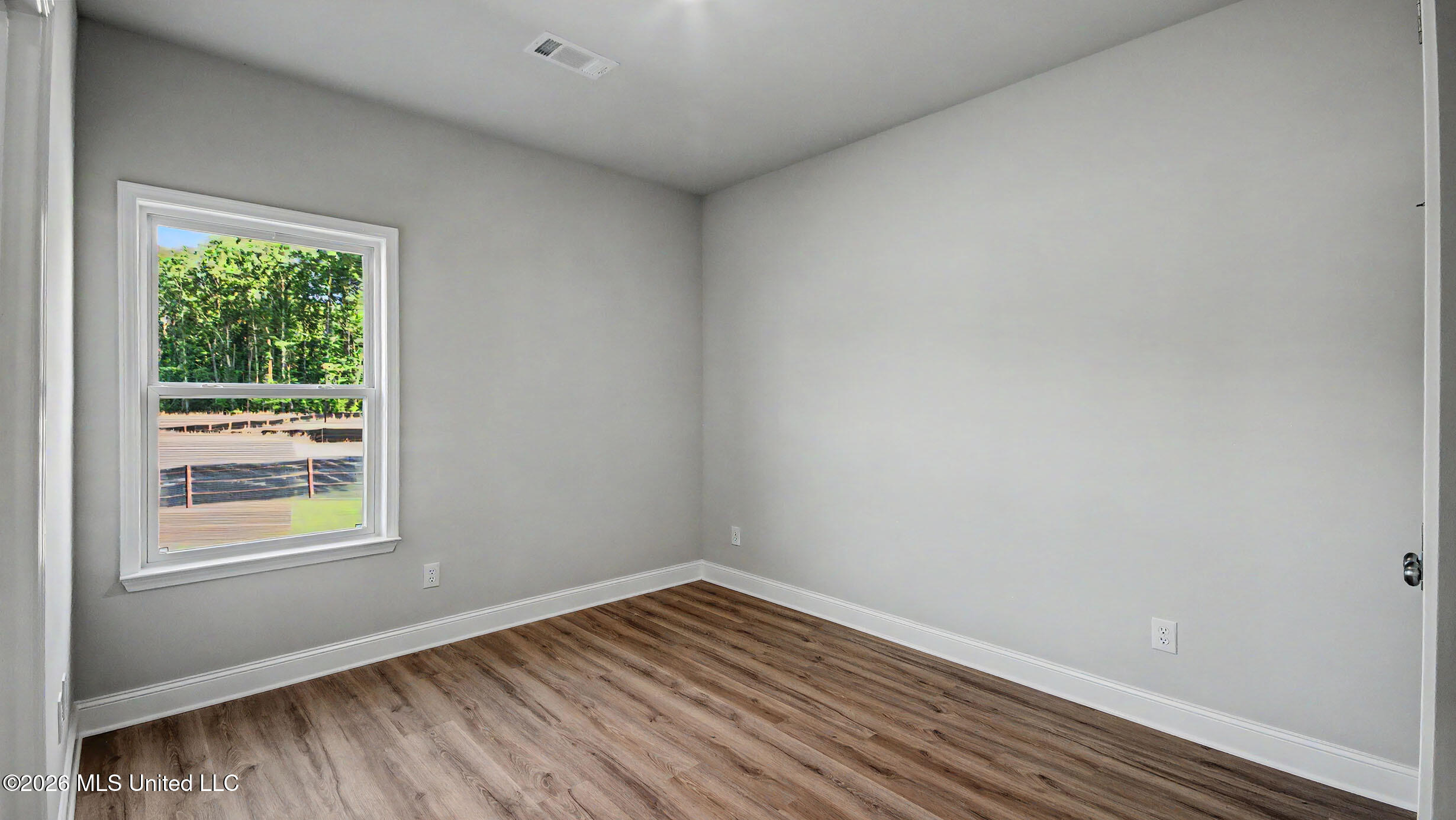 566 Edenberg Bend Property Photo 36