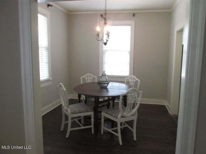 1846 Howard Street Property Photo 11