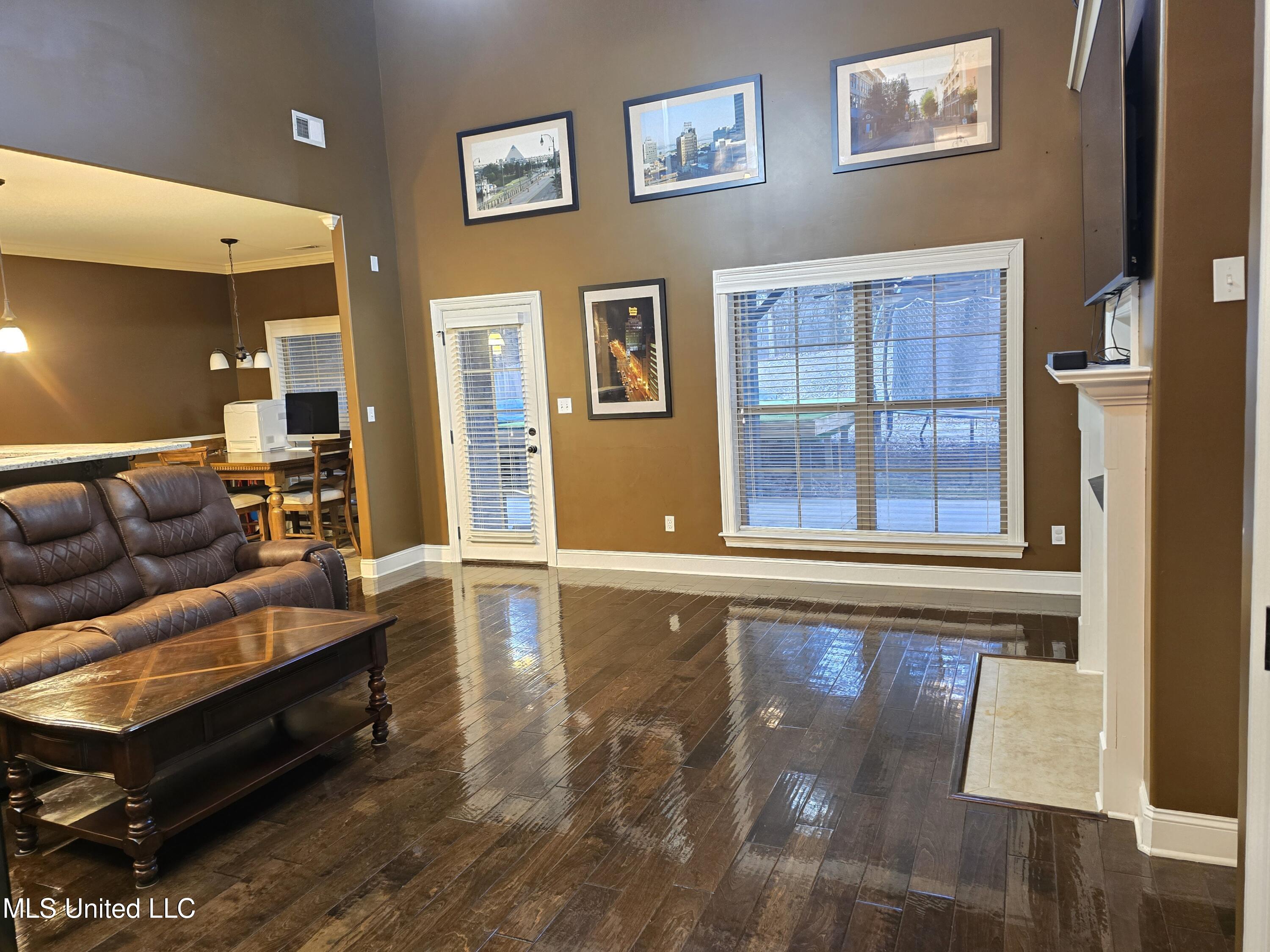3327 Chateau Pointe Boulevard Property Photo 6
