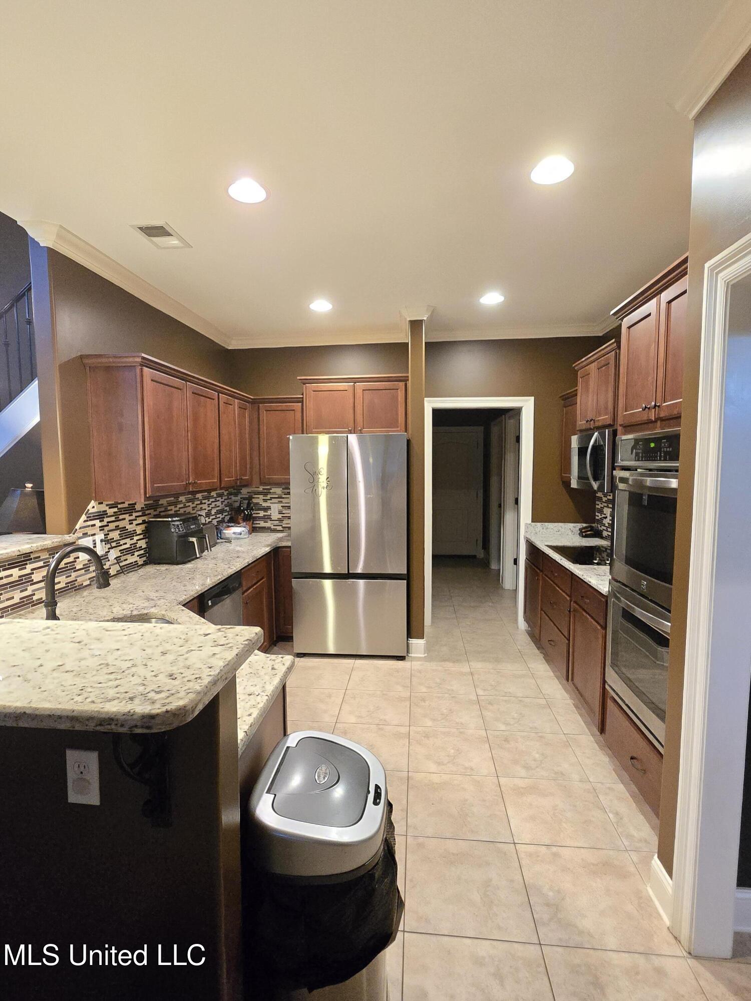 3327 Chateau Pointe Boulevard Property Photo 12