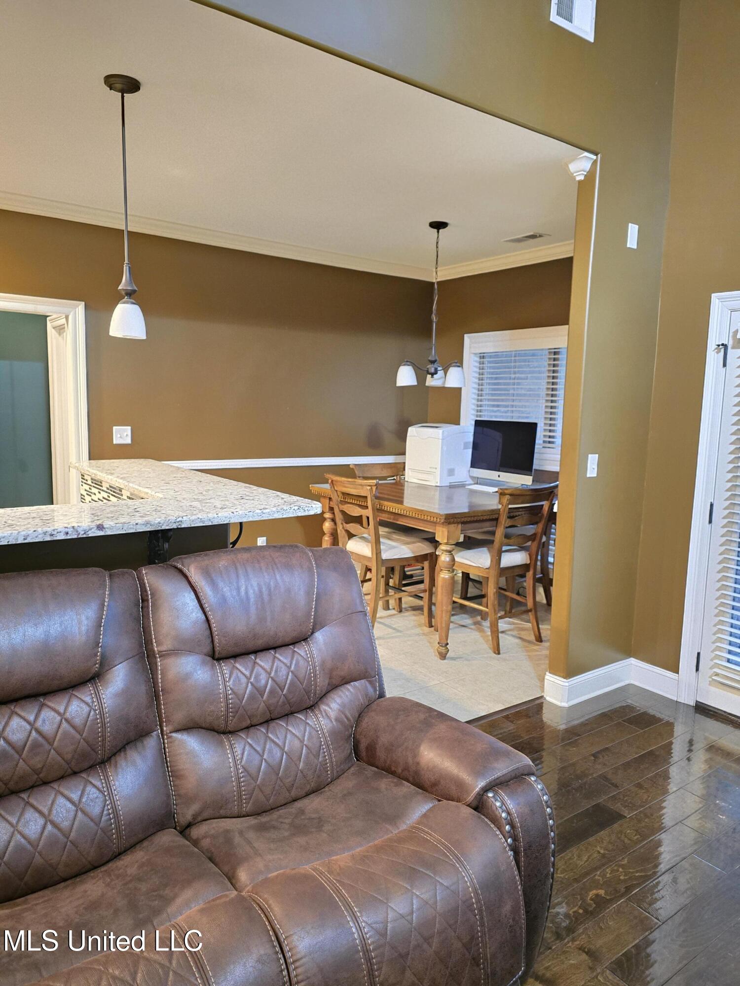 3327 Chateau Pointe Boulevard Property Photo 17