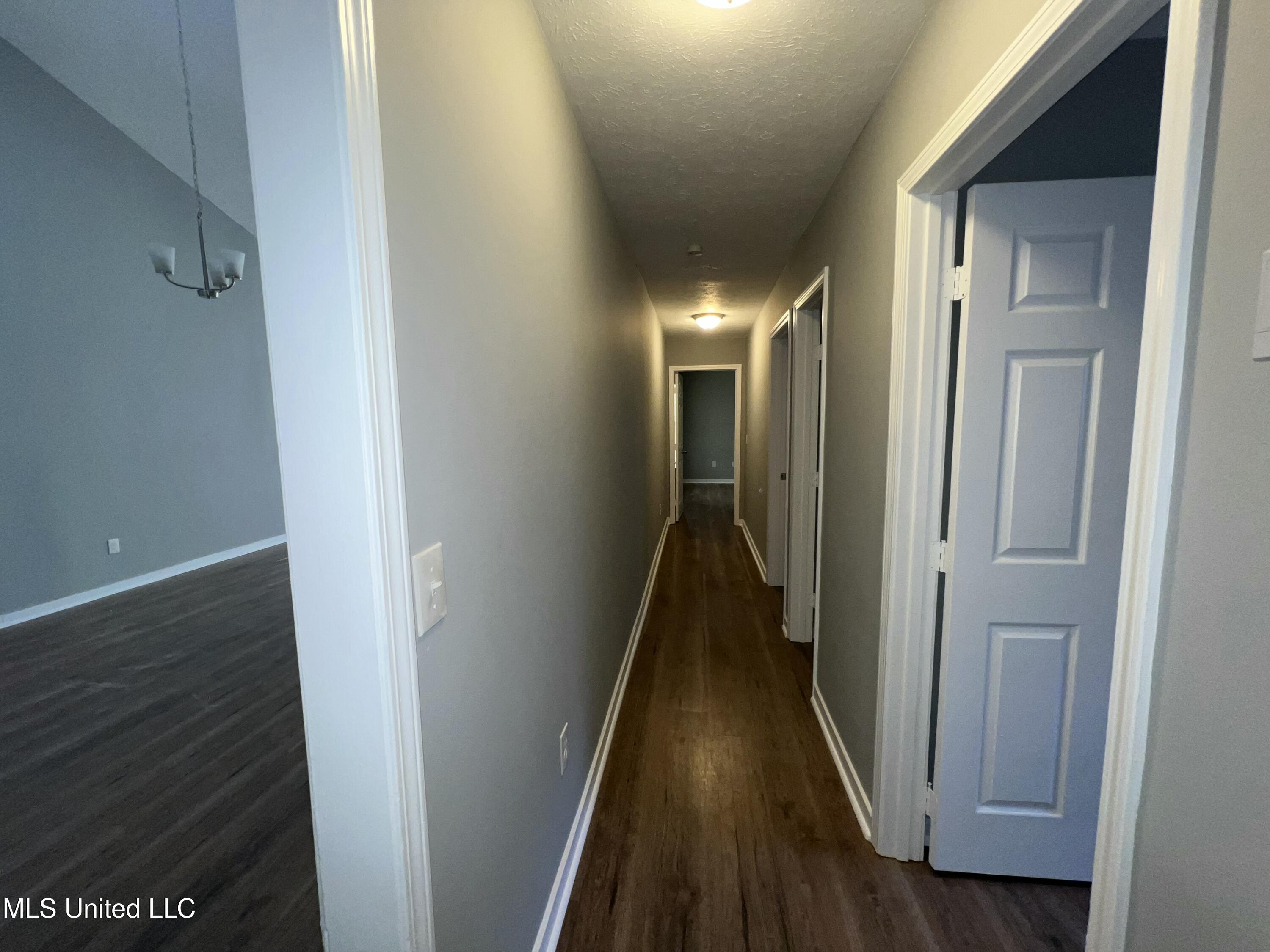 8 Ridgeway Place Property Photo 7