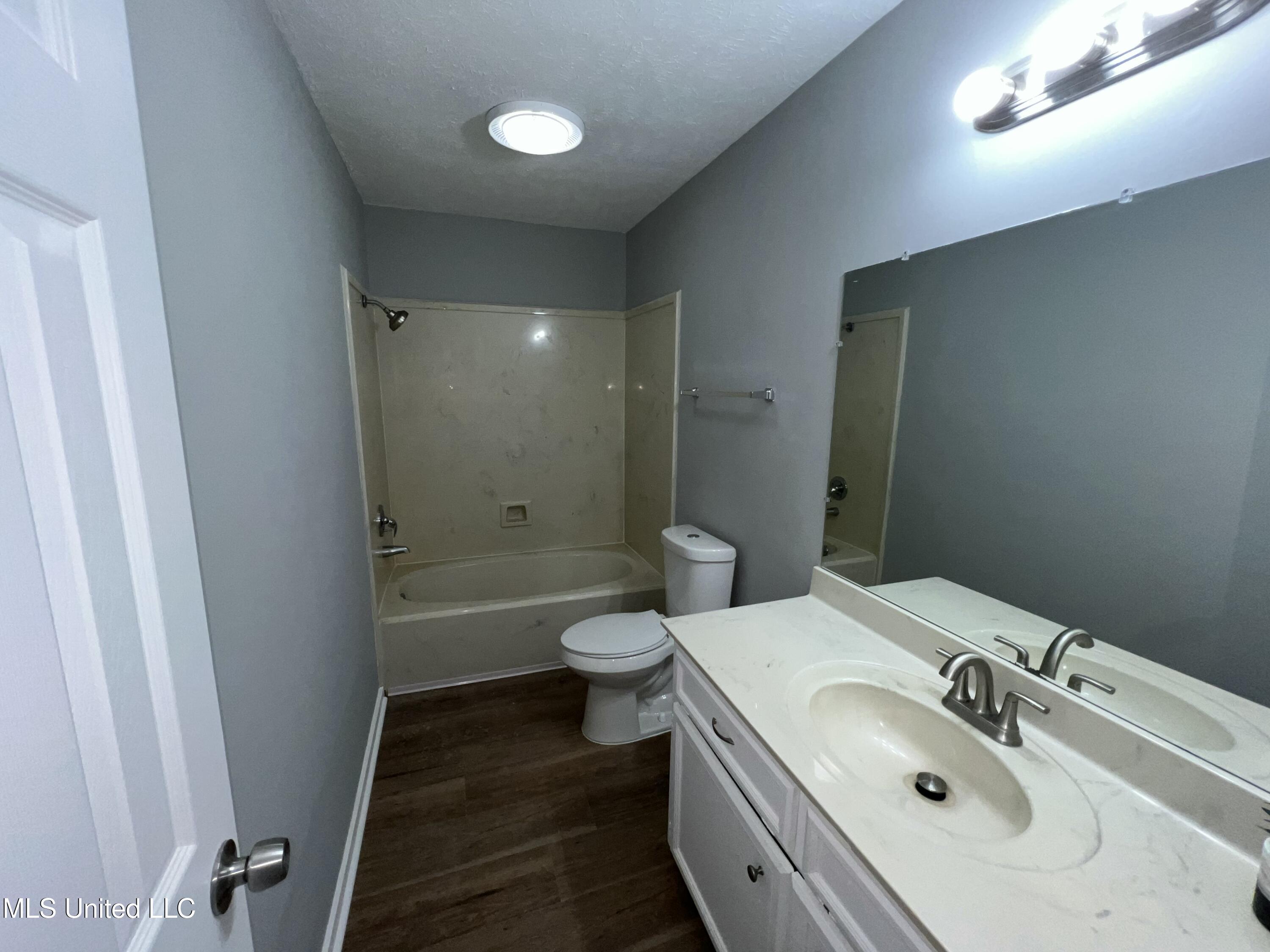 8 Ridgeway Place Property Photo 9