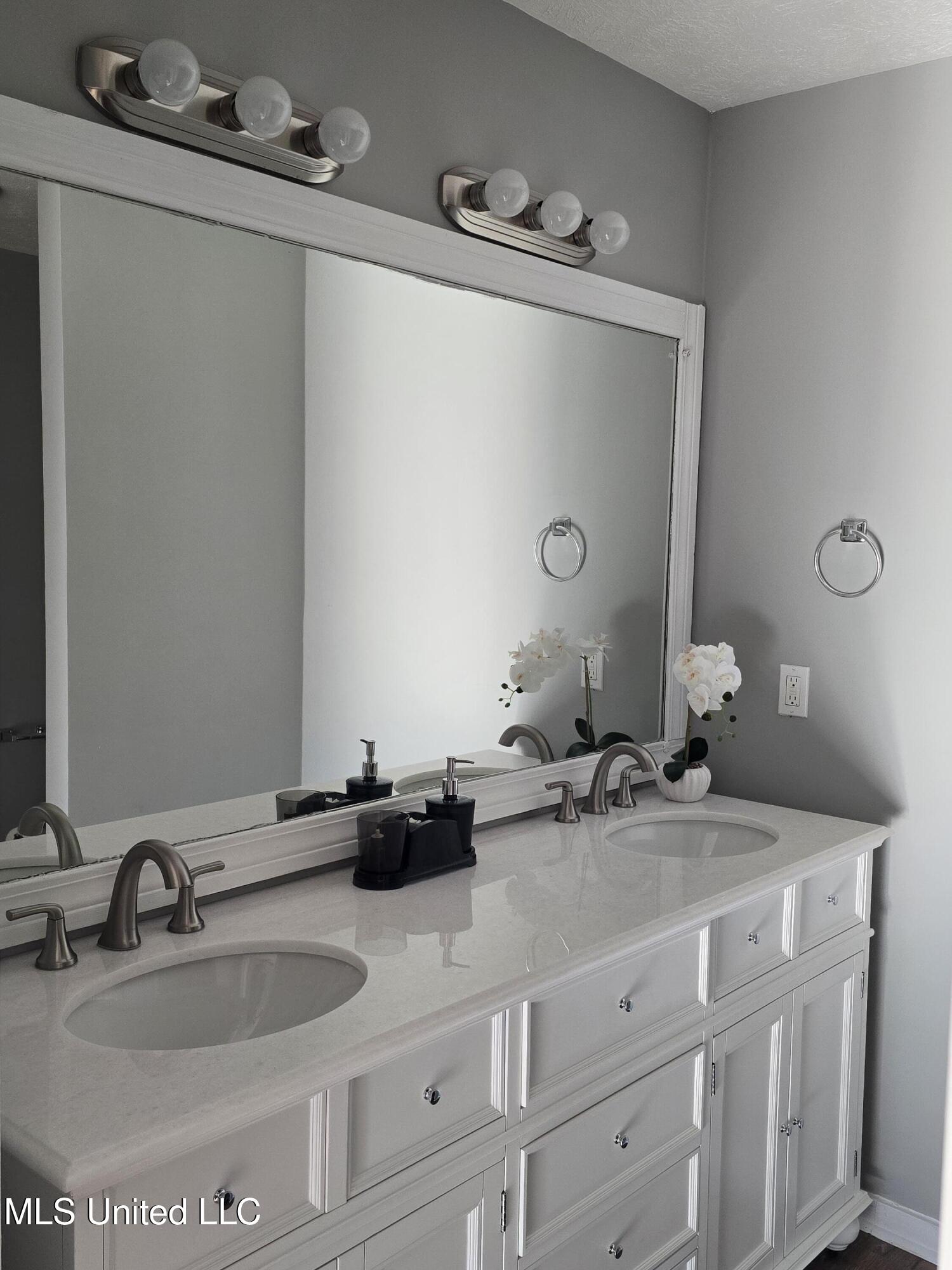 8 Ridgeway Place Property Photo 10