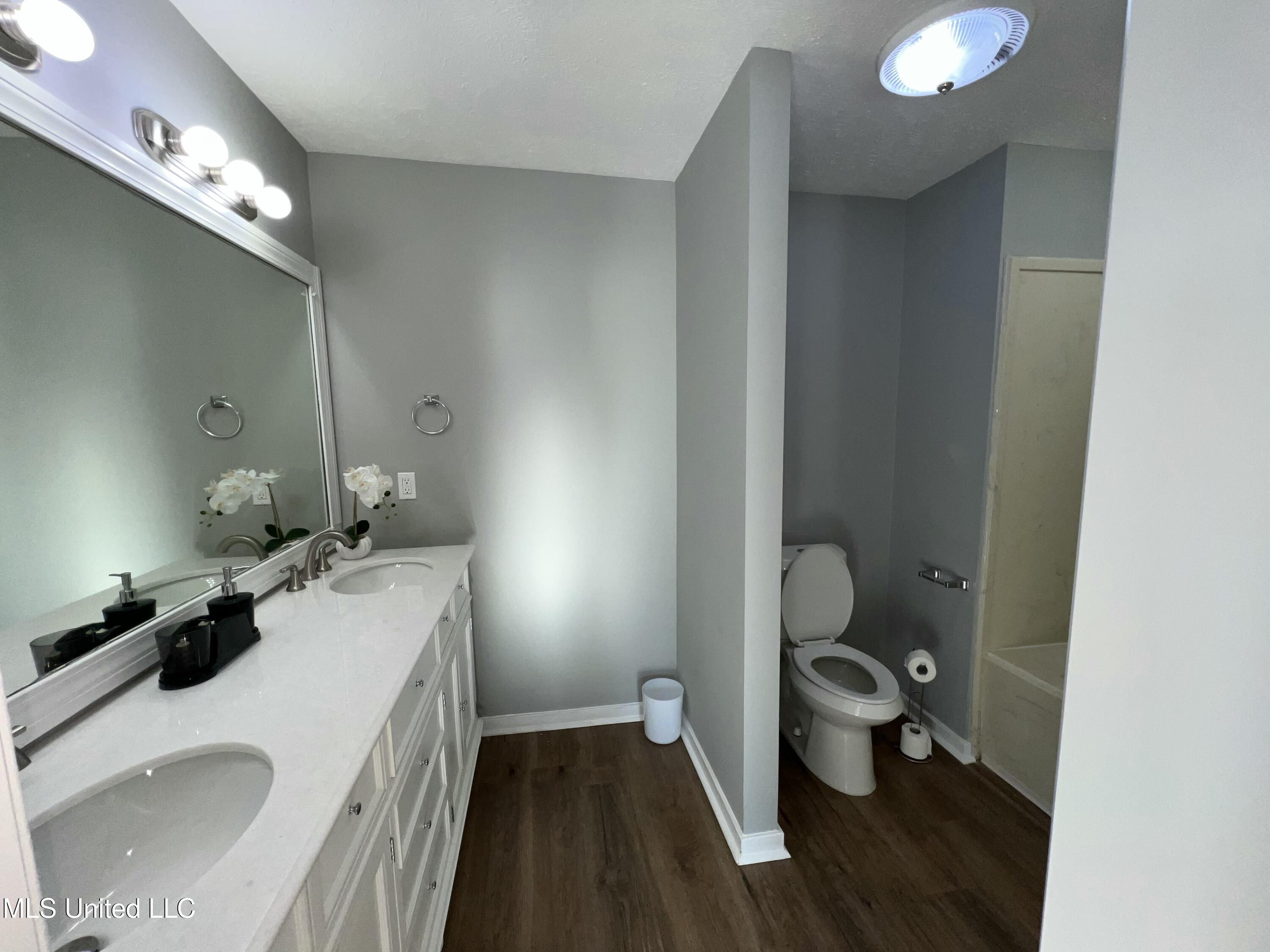 8 Ridgeway Place Property Photo 11