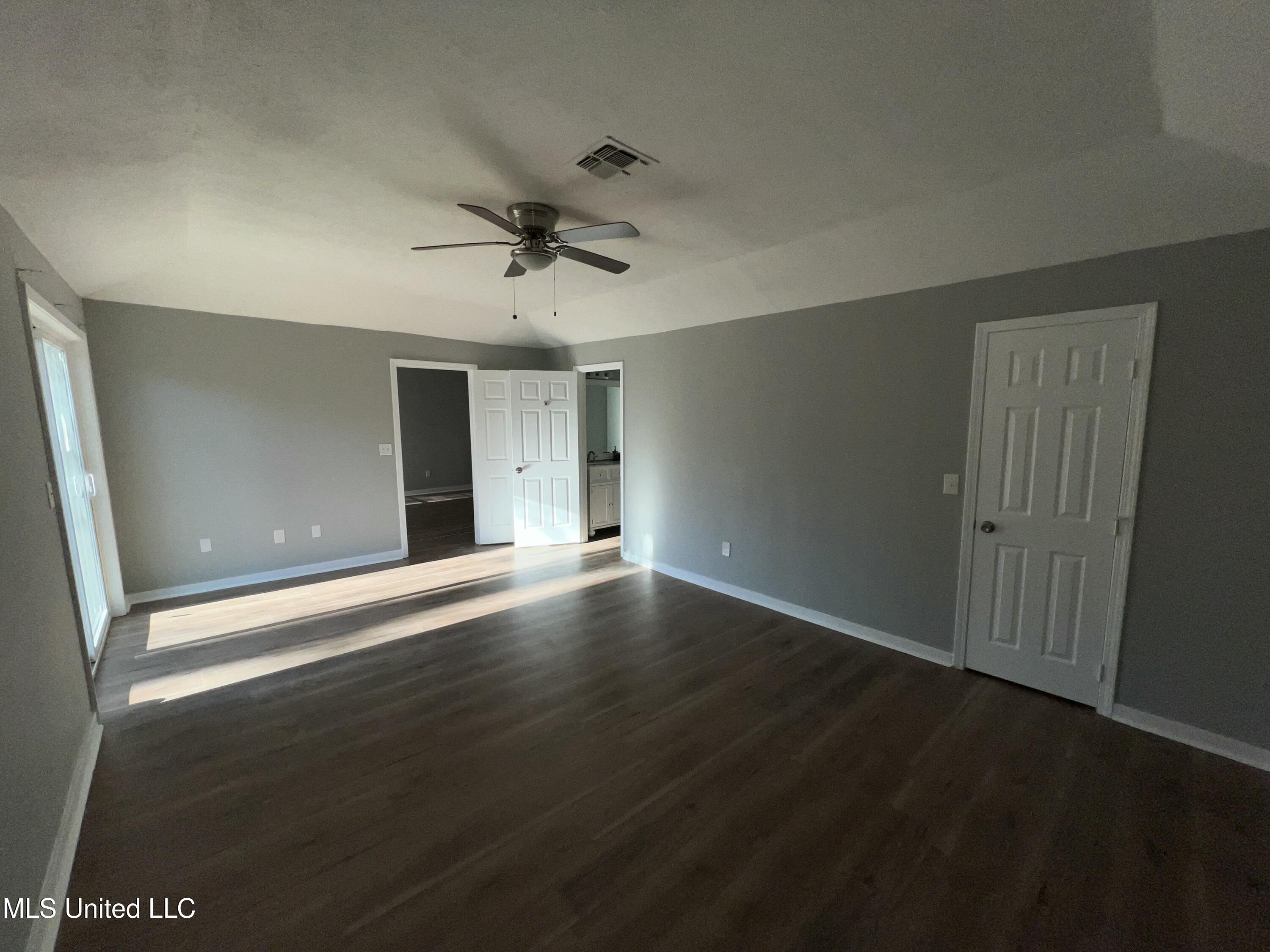 8 Ridgeway Place Property Photo 12
