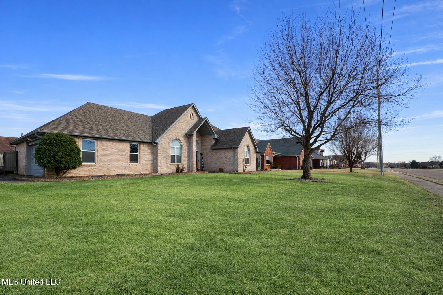 6568 Braybourne Main Property Photo 2