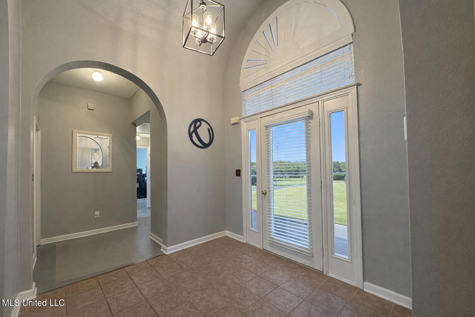 6568 Braybourne Main Property Photo 4