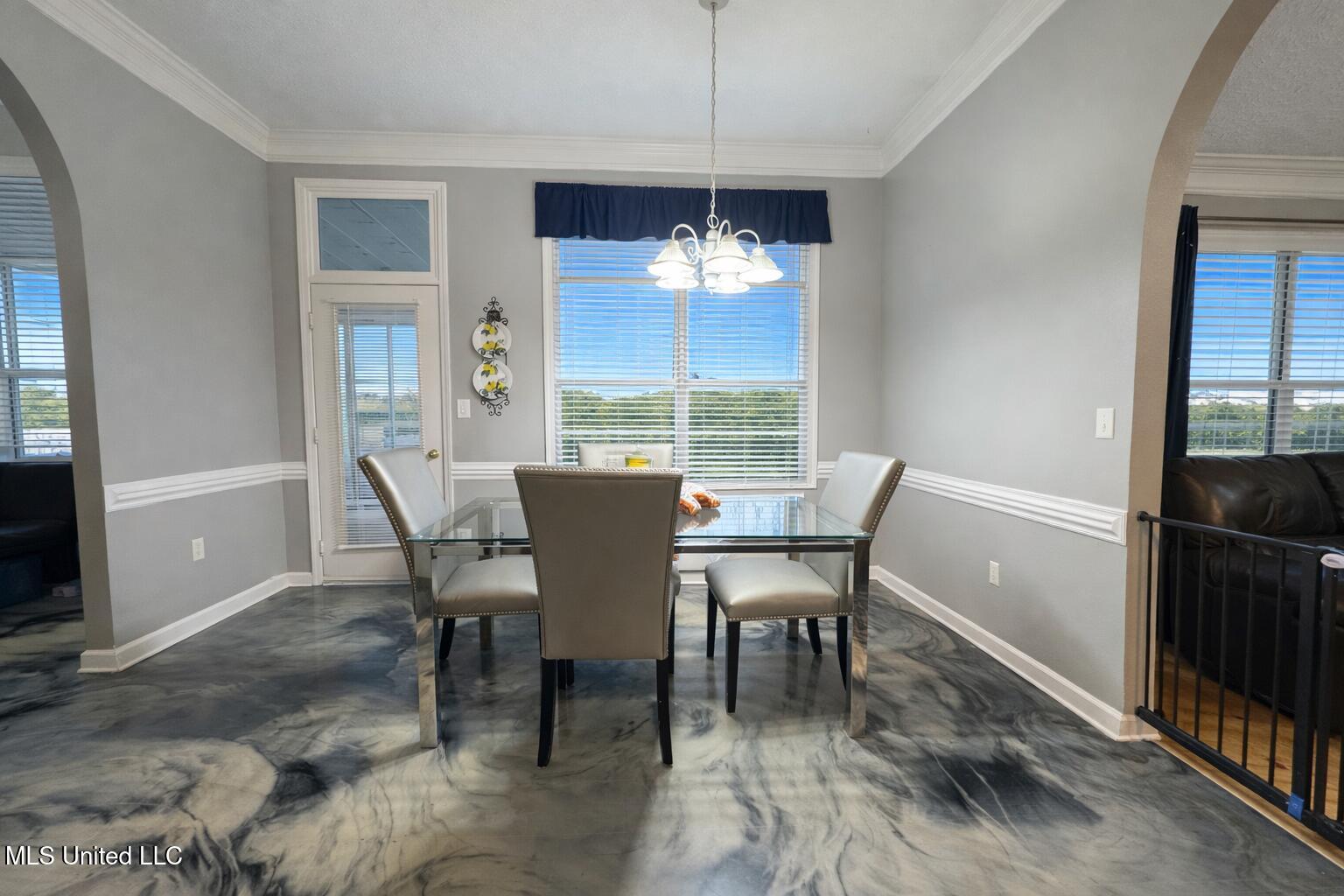6568 Braybourne Main Property Photo 10