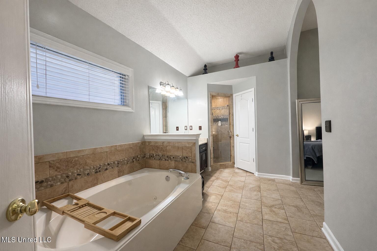 6568 Braybourne Main Property Photo 14