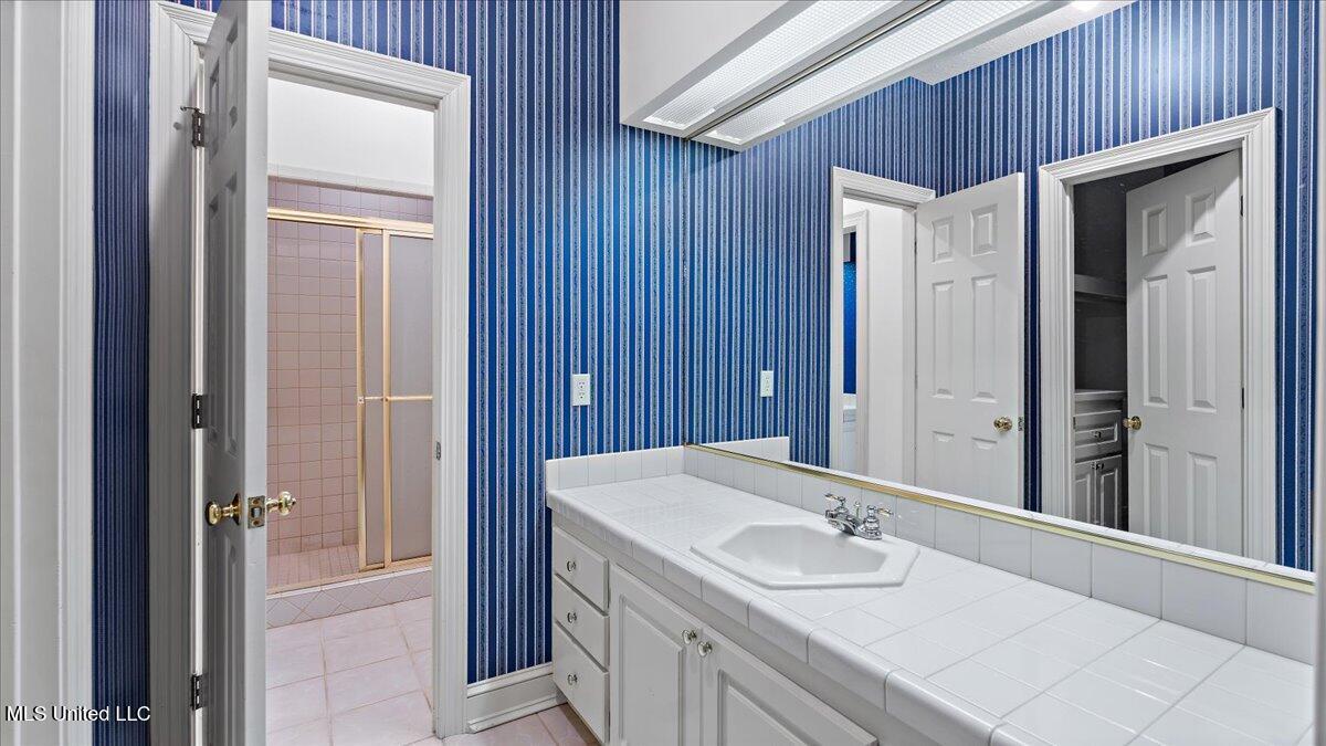 2205 E 3rd Street Property Photo 27