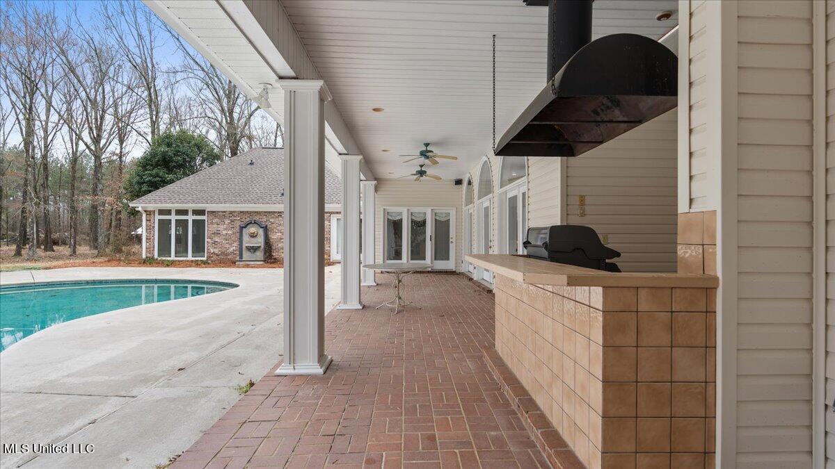2205 E 3rd Street Property Photo 34