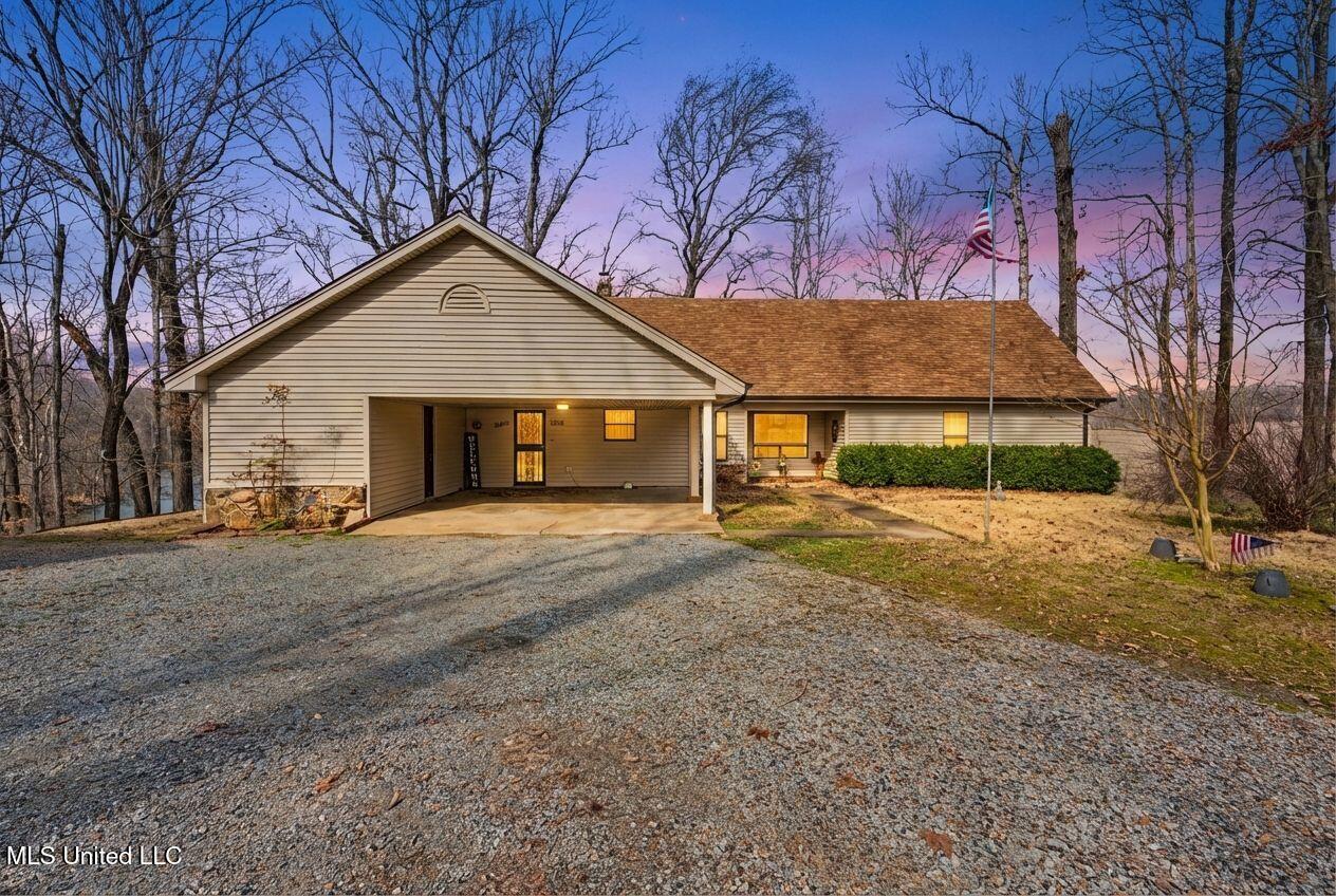1996 Tanyard Road Property Photo 1