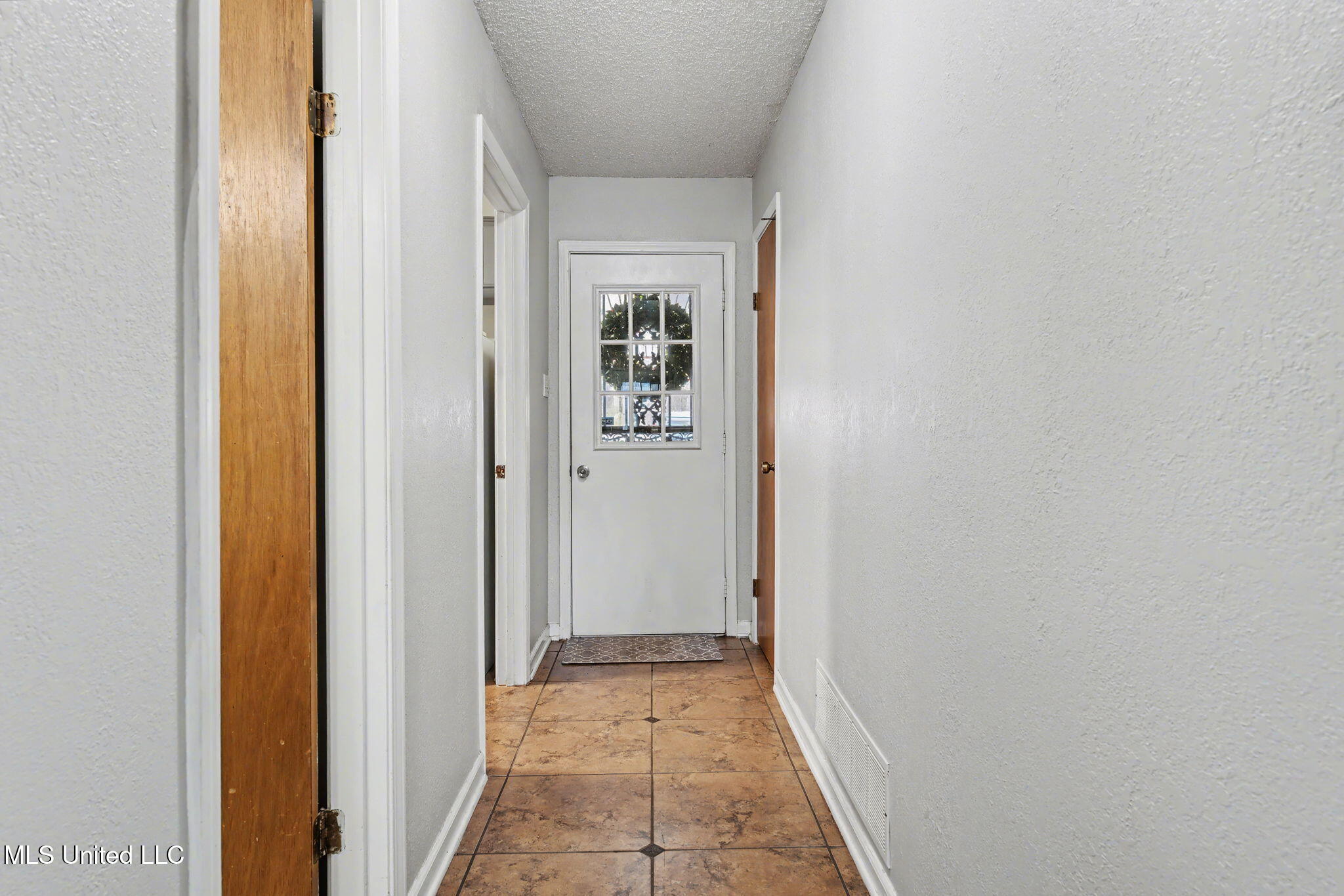 1996 Tanyard Road Property Photo 4