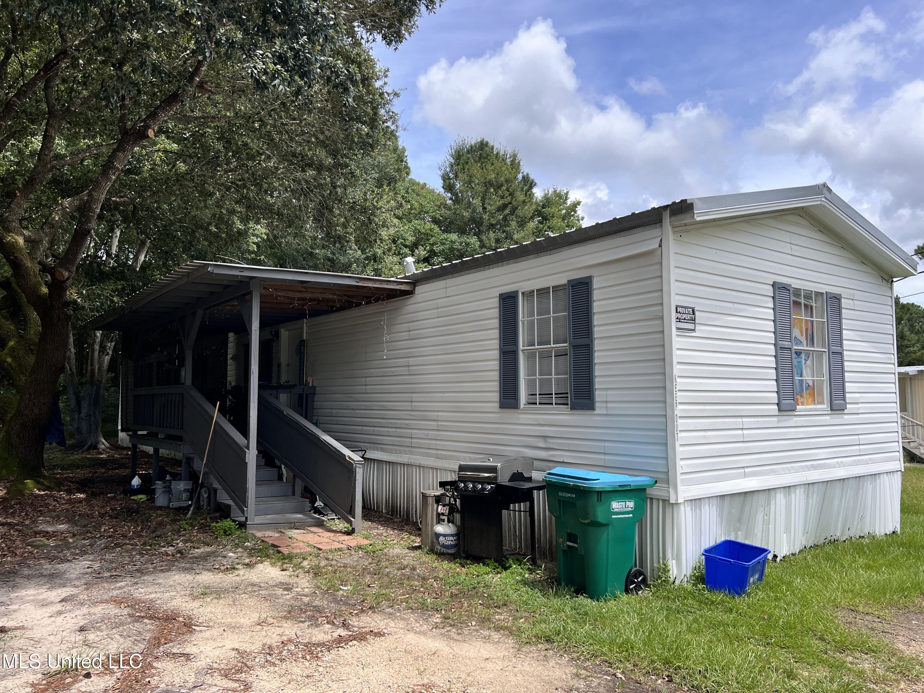 1820 Broadmoor Drive Property Photo 1
