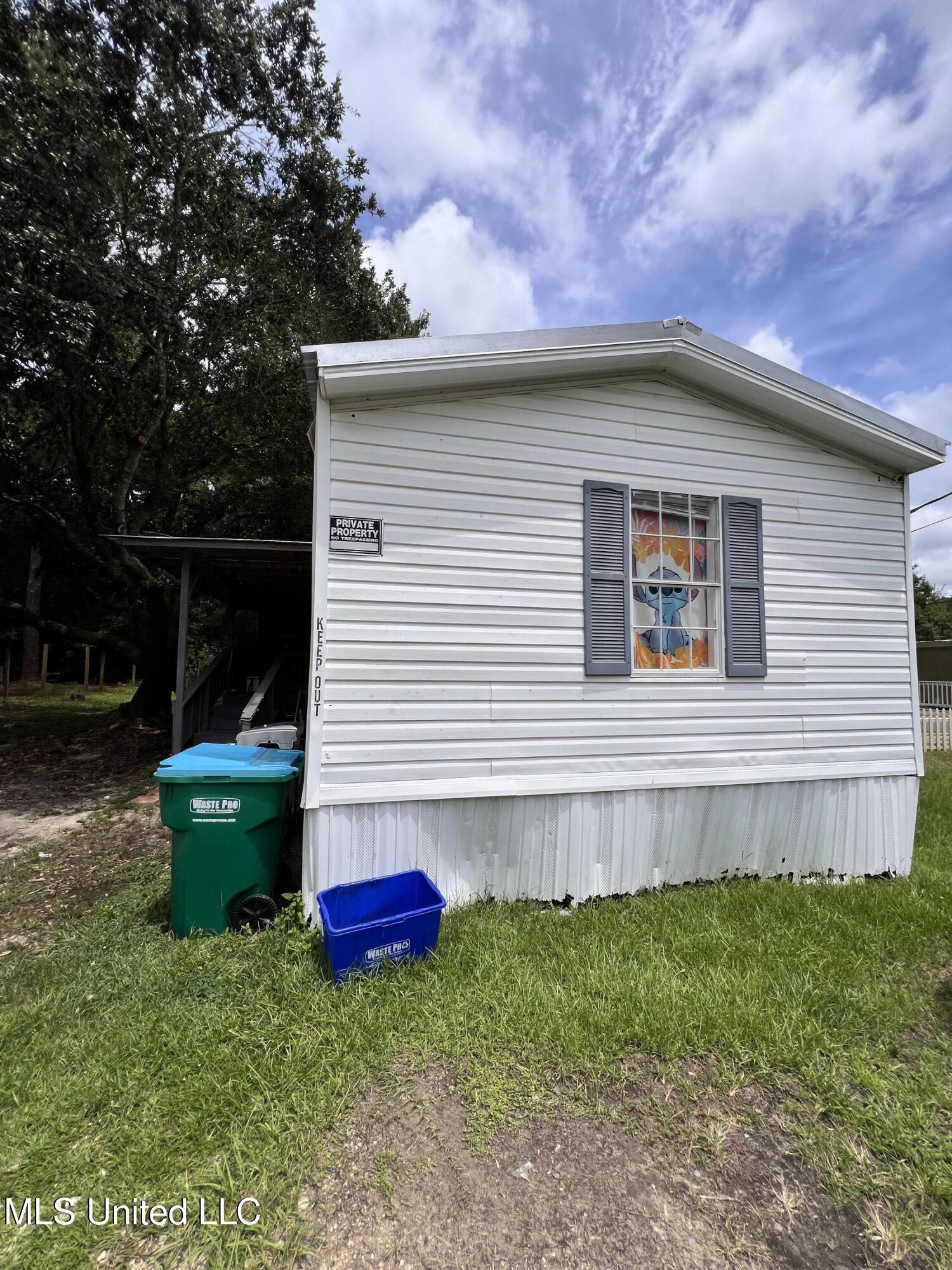 1820 Broadmoor Drive Property Photo 2