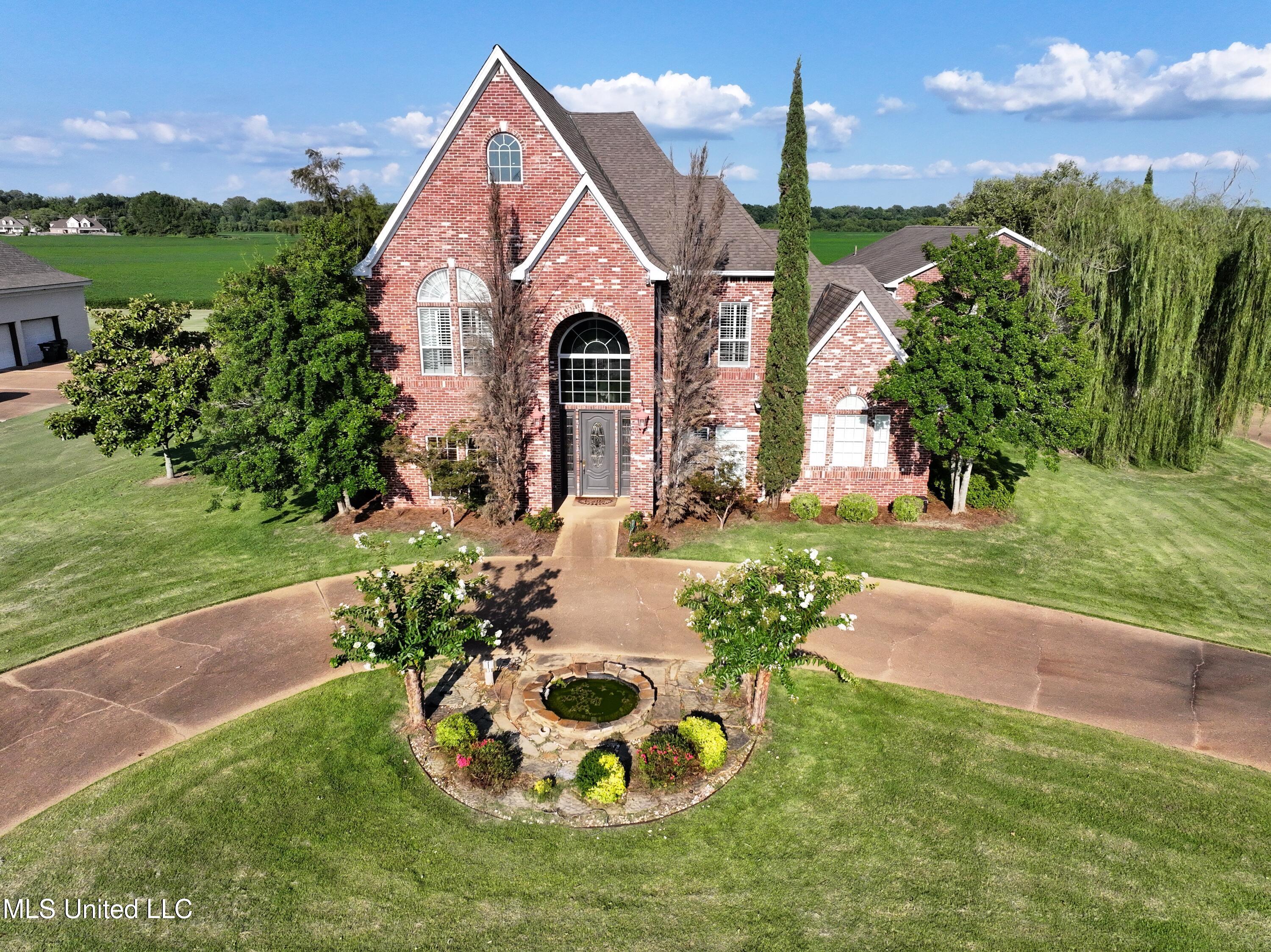 1600 River Oaks Drive Property Photo 1