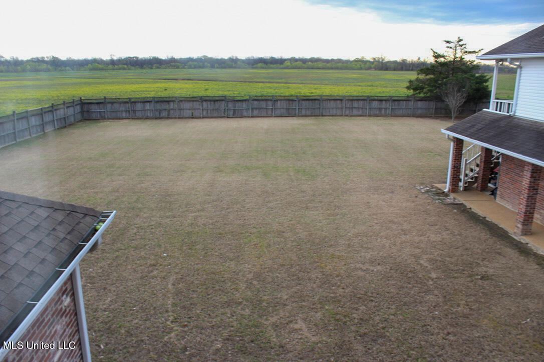 1600 River Oaks Drive Property Photo 2