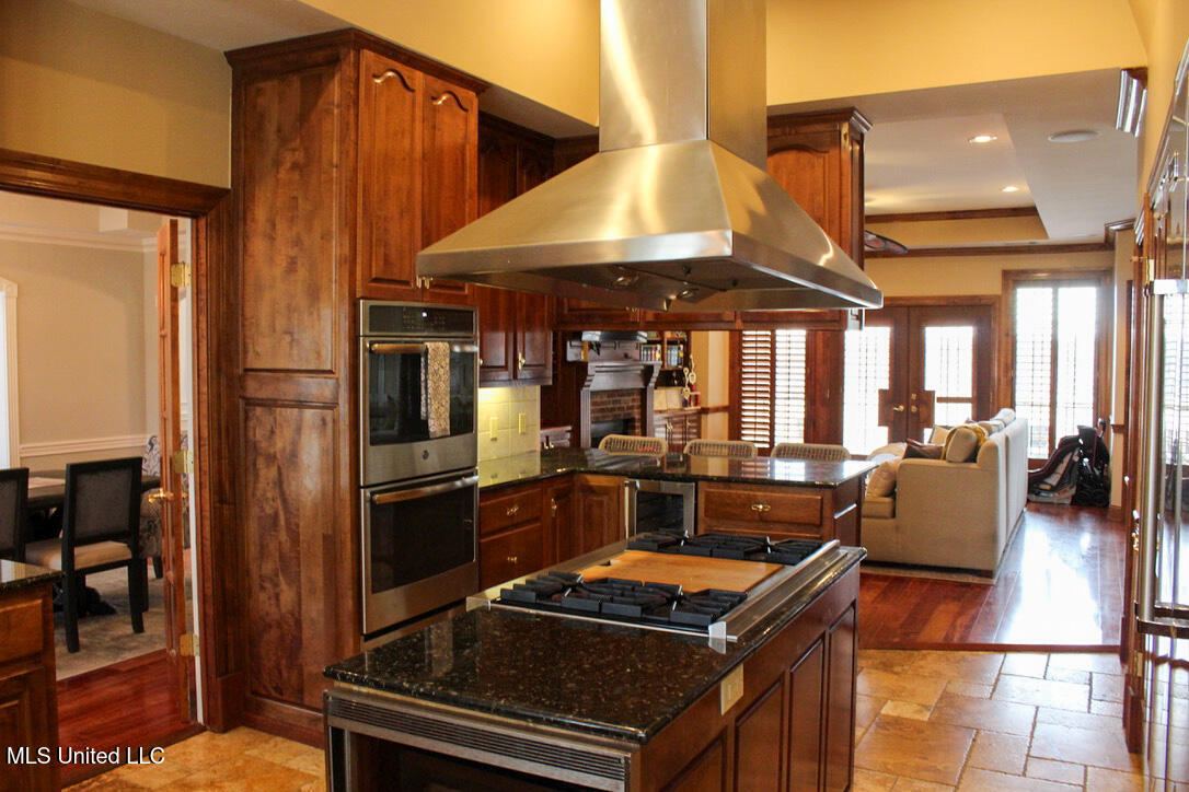 1600 River Oaks Drive Property Photo 4