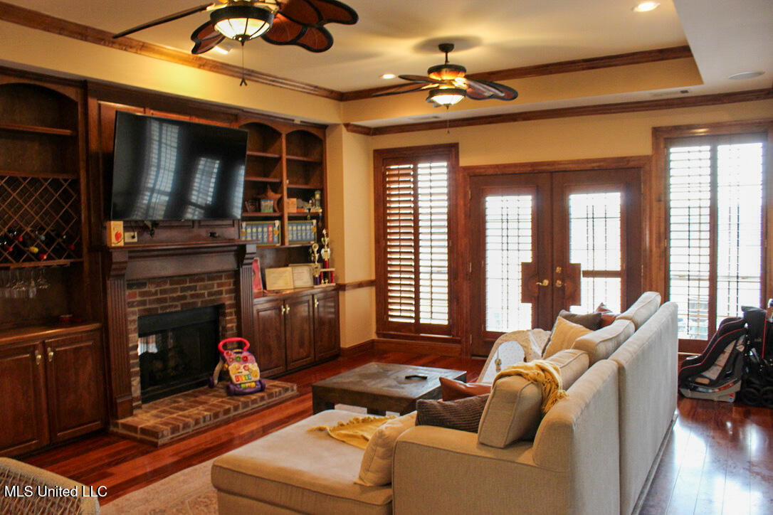 1600 River Oaks Drive Property Photo 9