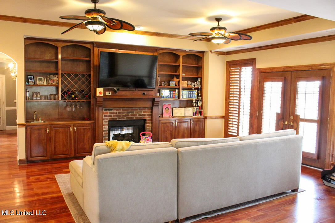 1600 River Oaks Drive Property Photo 10