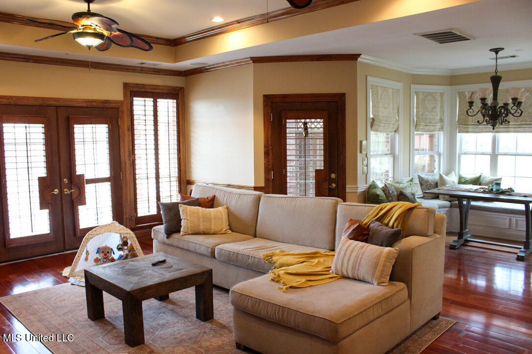 1600 River Oaks Drive Property Photo 11