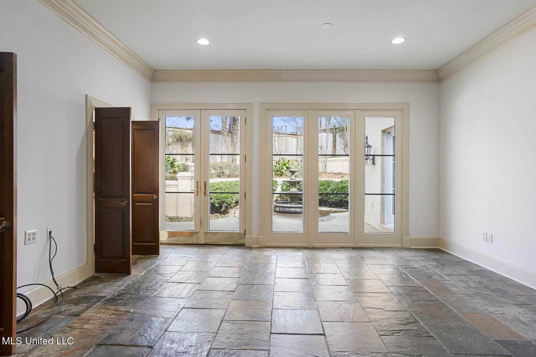 124 Dumaine Place Property Photo 18